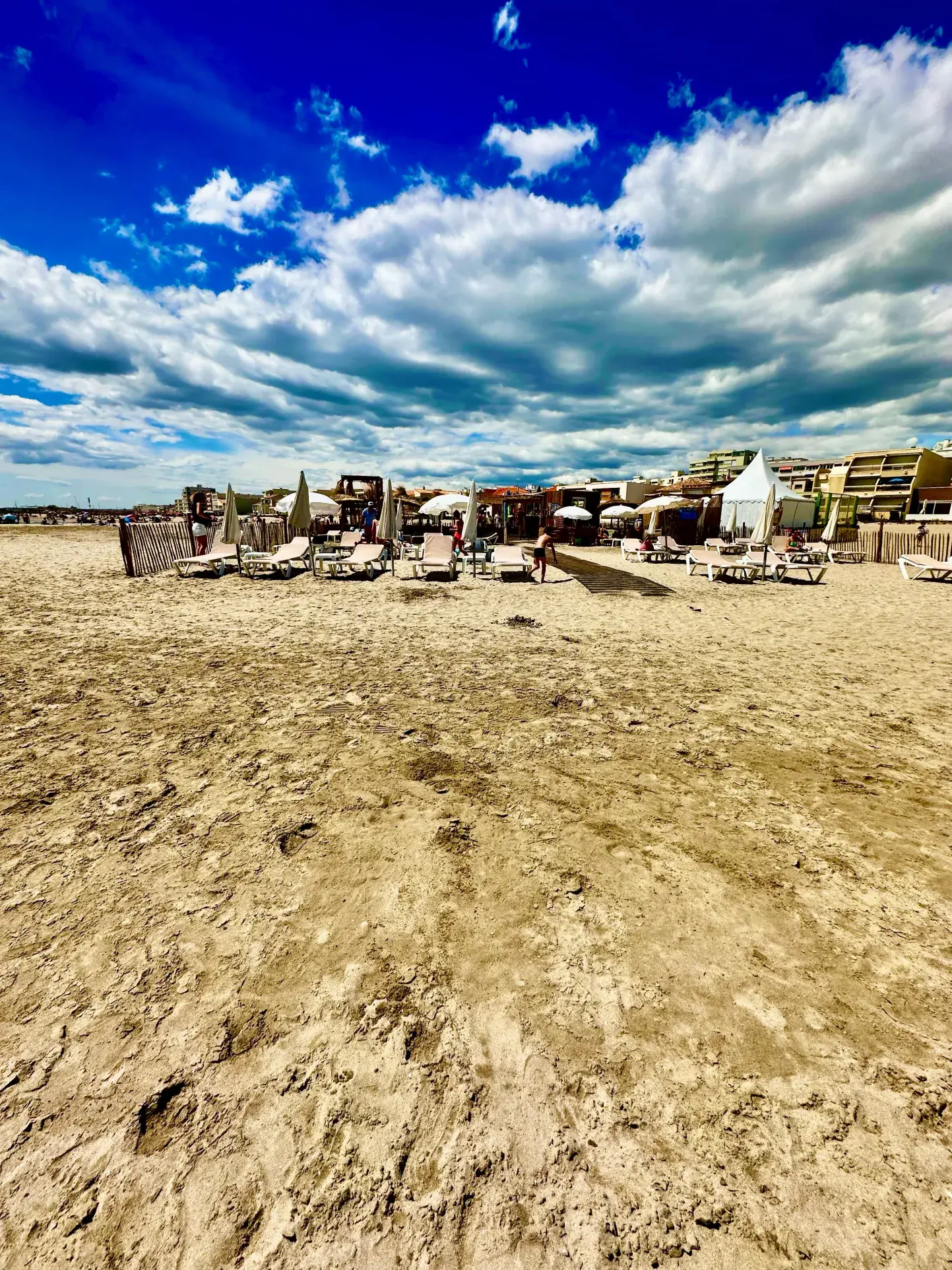 Studio en vente à Carnon Plage avec terrasse ensoleillée et vue mer