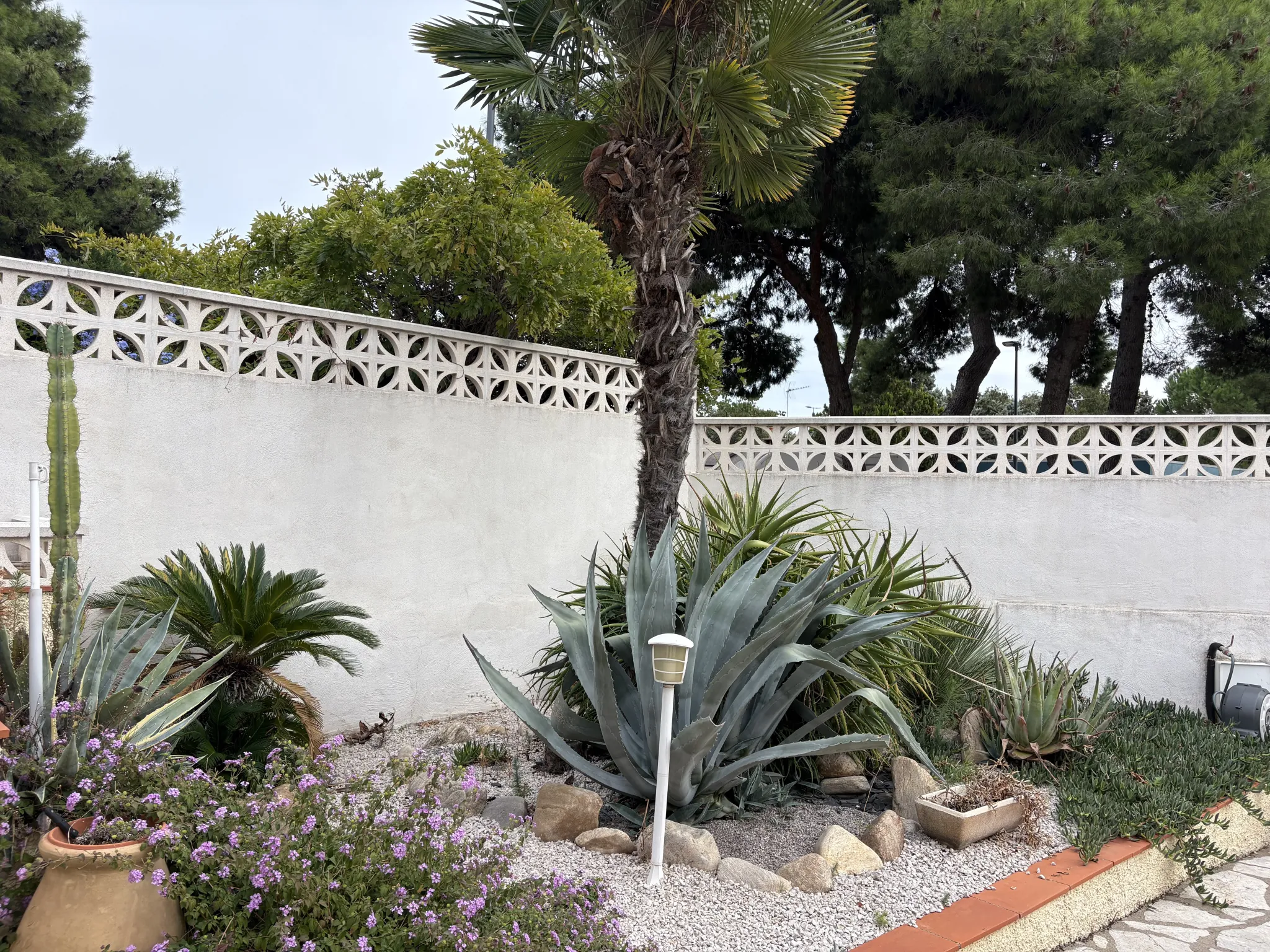 Maison de ville à Beziers avec jardin méditerranéen, 3 chambres, garage, calme