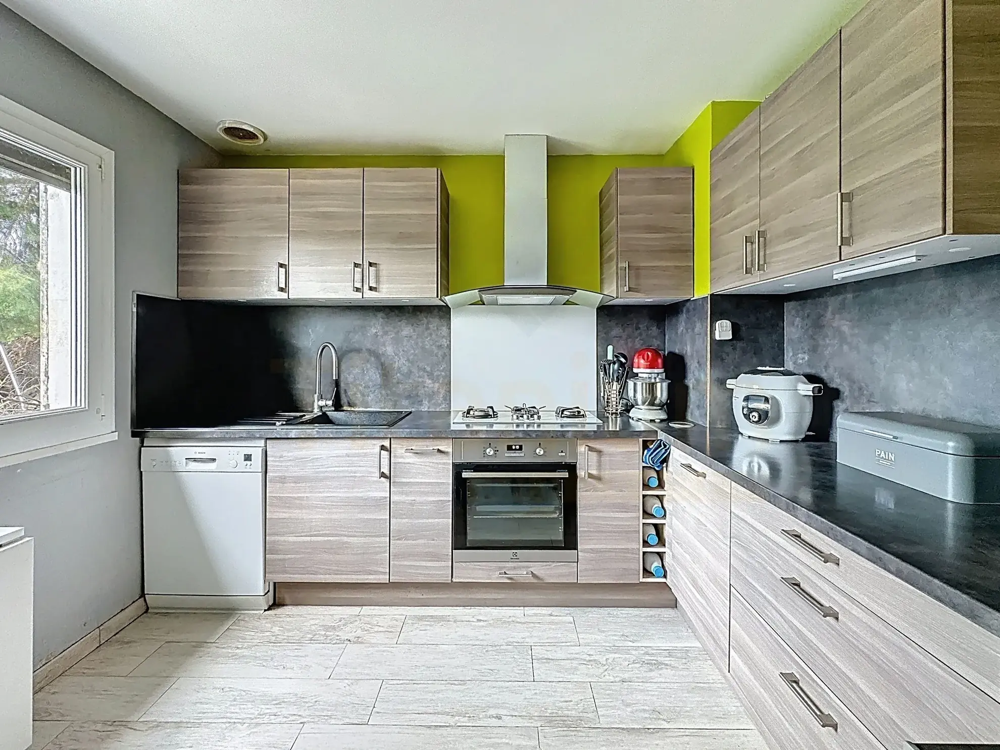 Maison à Saint-Clair-Sur-Epte avec piscine, 3 chambres et jardin 