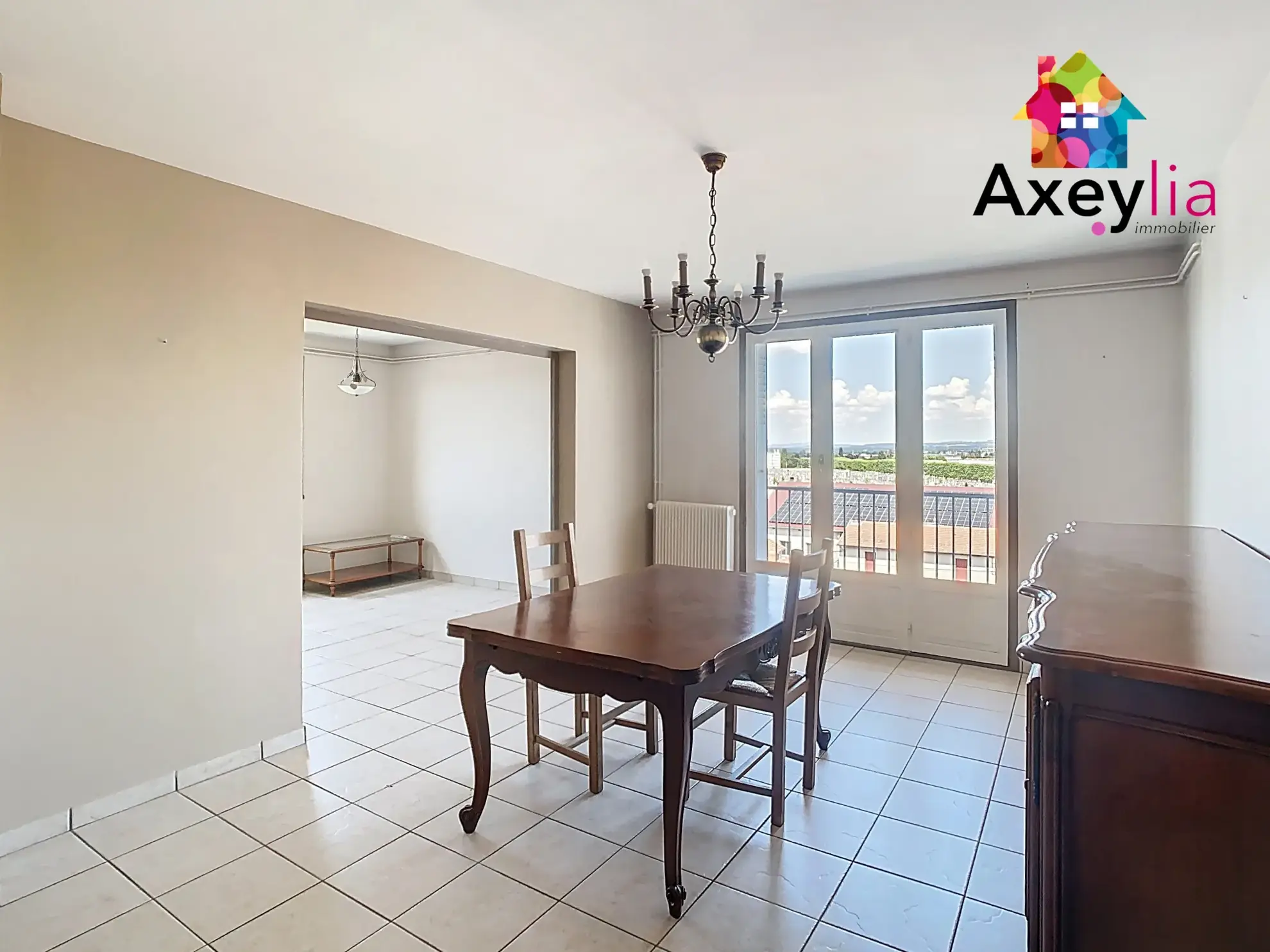 Appartement T4 lumineux avec terrasse, balcon et cave à Roanne 