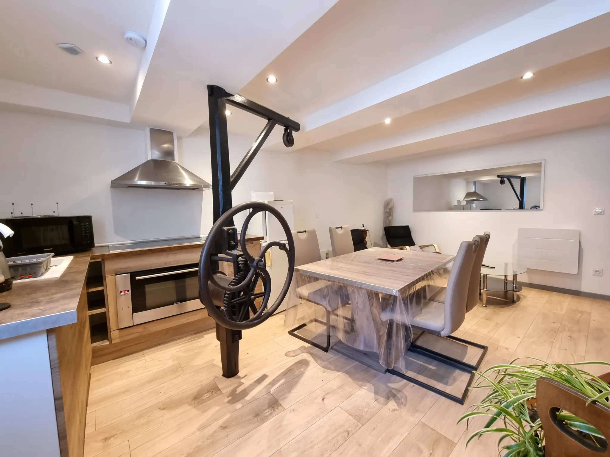 Charmante maison en pierres rénovée à Fleury — Idéale premier achat ou investissement