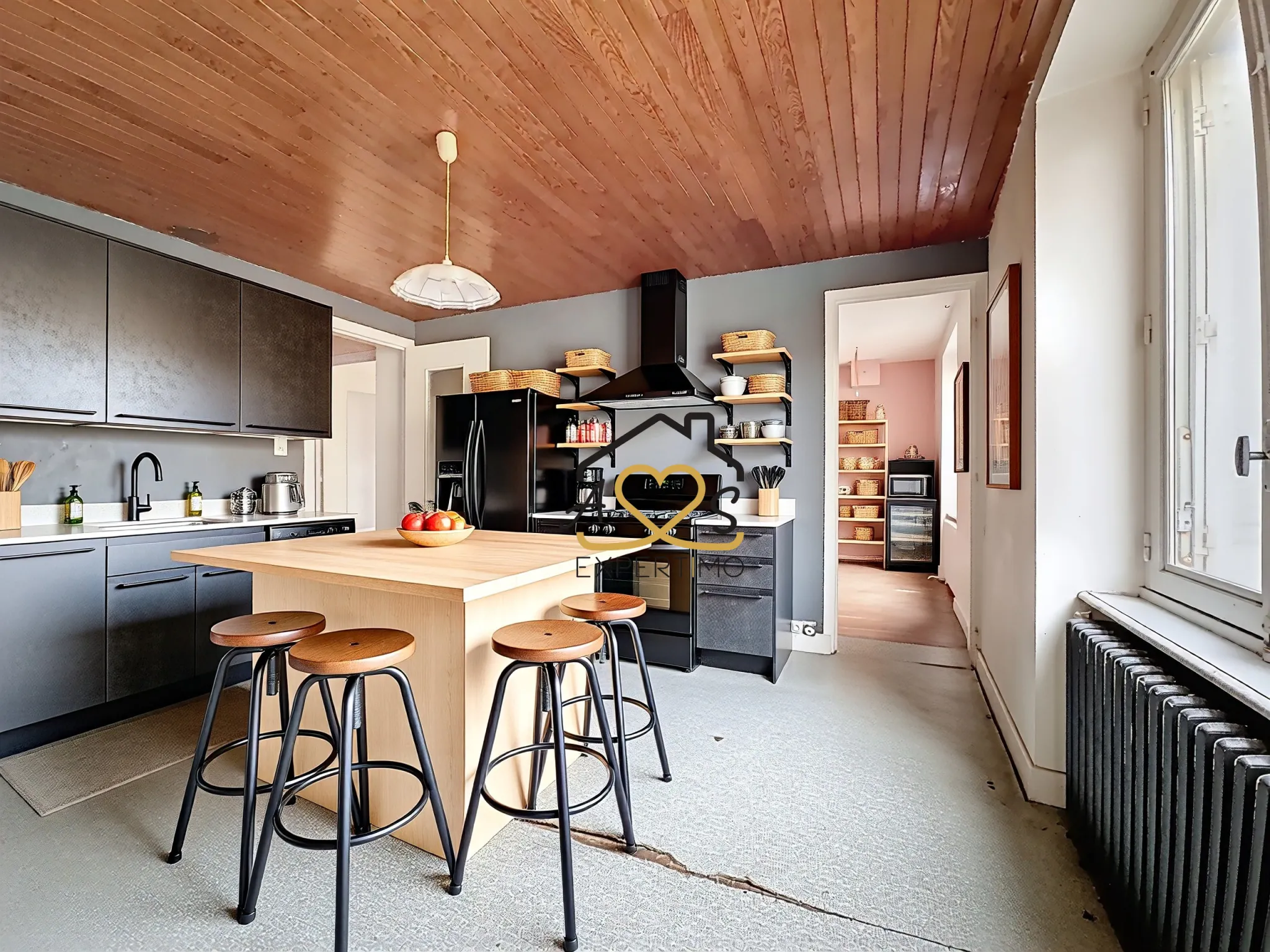 Maison de ville à rénover à Billom avec garage et annexes - 117 m² 