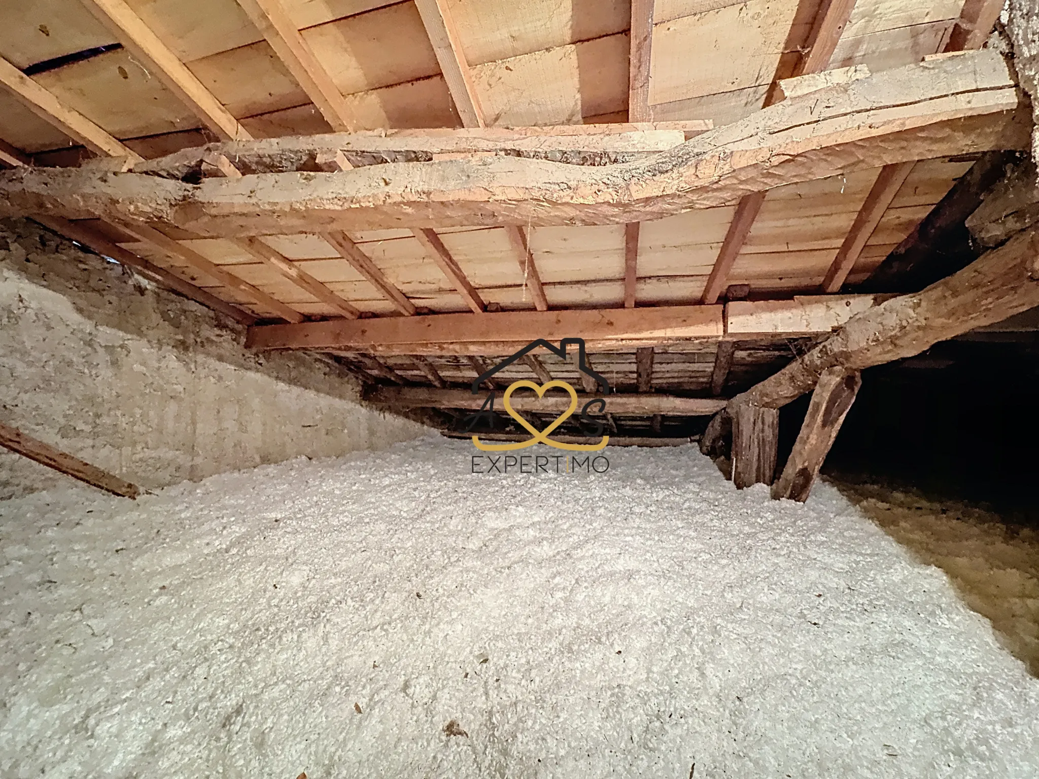 Maison de ville à rénover à Billom avec garage et annexes - 117 m² 