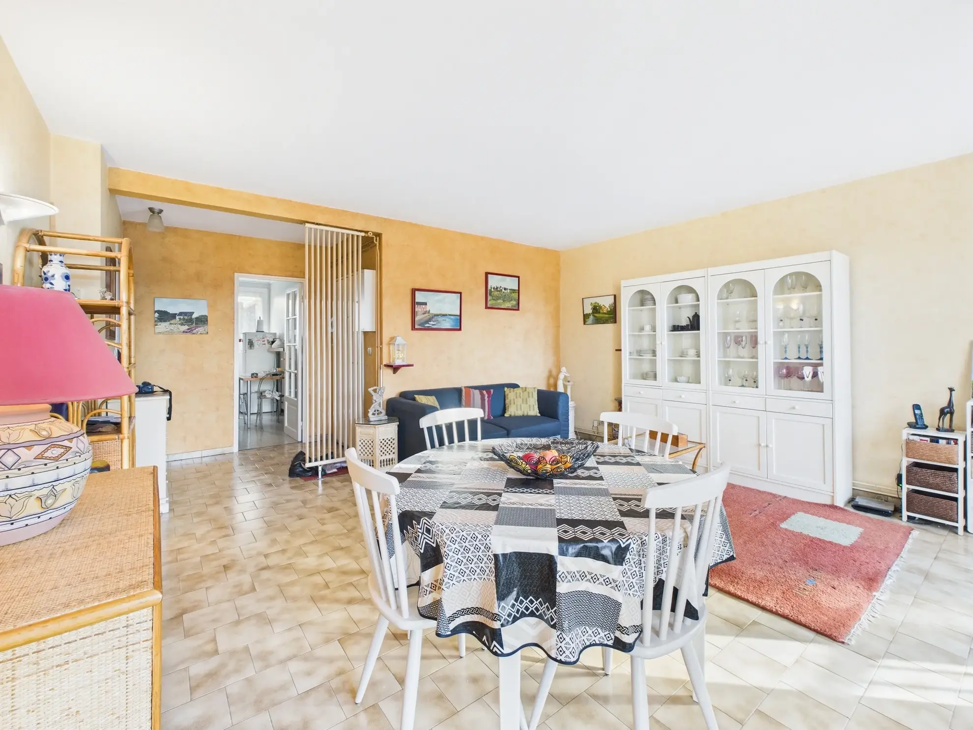 Appartement T4 lumineux avec balcon, cave et box à Corbeil-Essonnes 