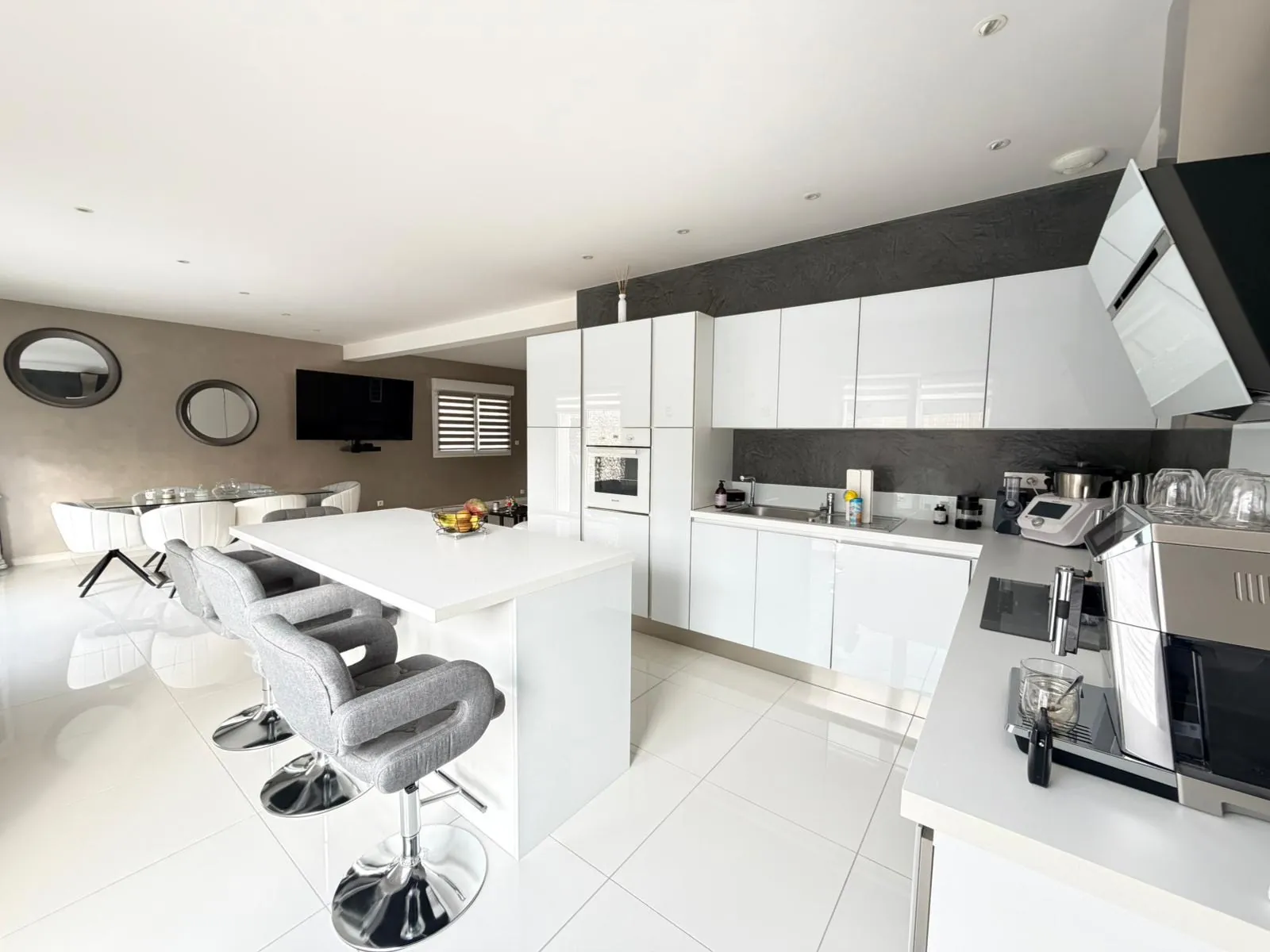 Maison de plain-pied à vendre à Belfort - rénovation de qualité, garage spacieux