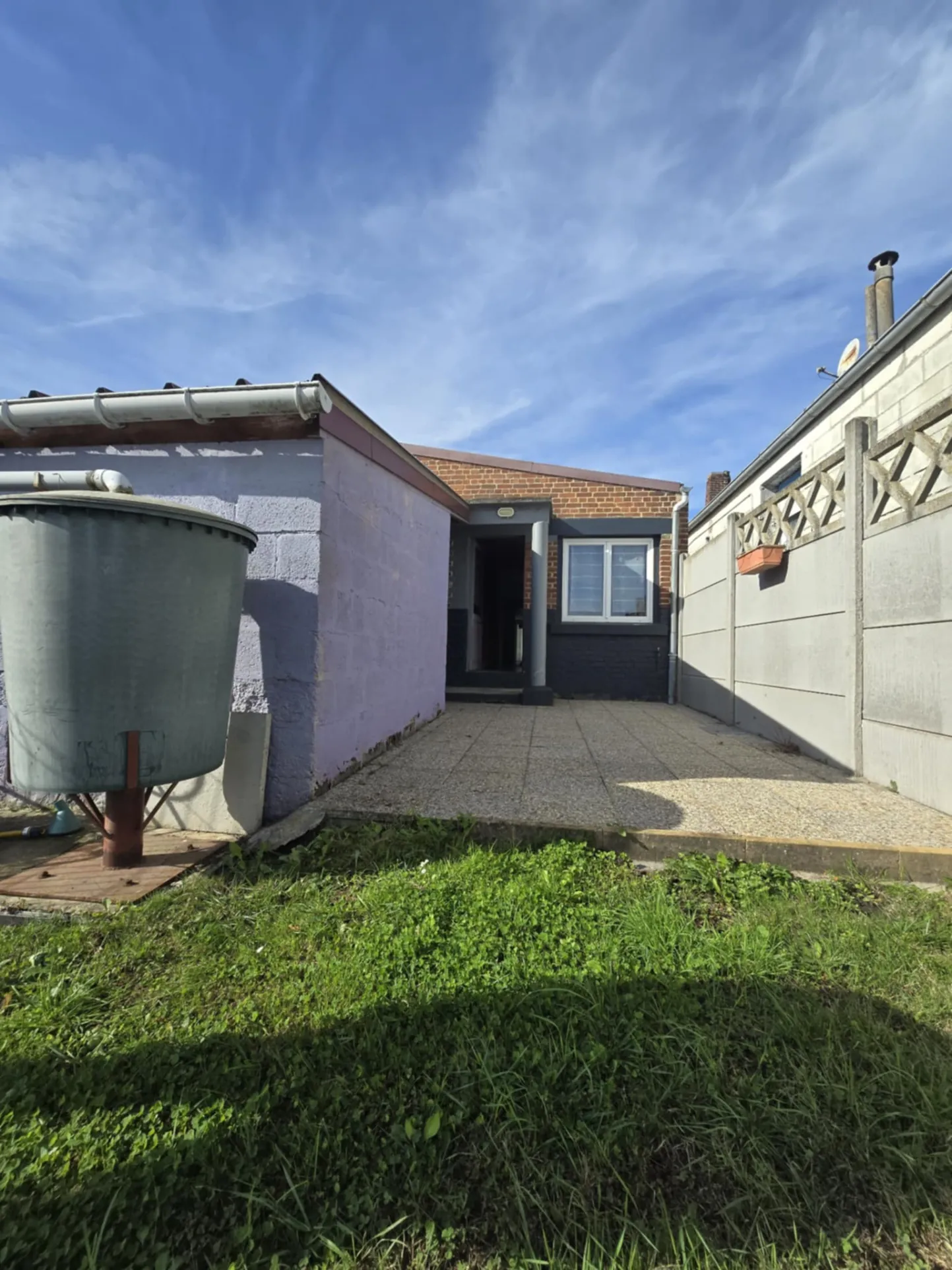 Immeuble à Auchel avec local commercial et logement rénové - Idéal investisseur