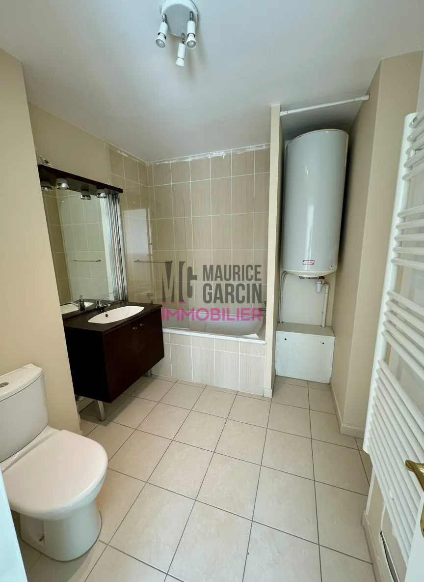 A vendre appartement 2 pièces avec terrasse à Orange - Résidence sécurisée 