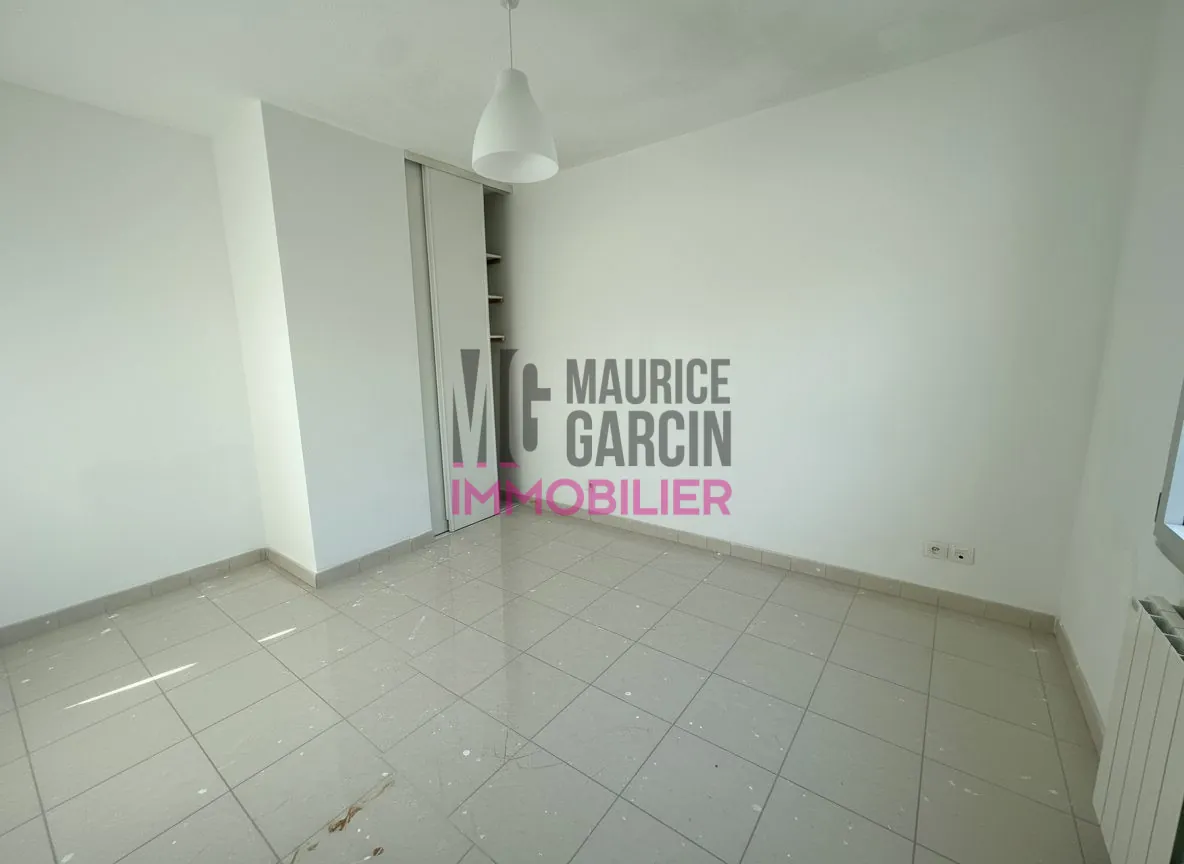 A vendre appartement 2 pièces avec terrasse à Orange - Résidence sécurisée 