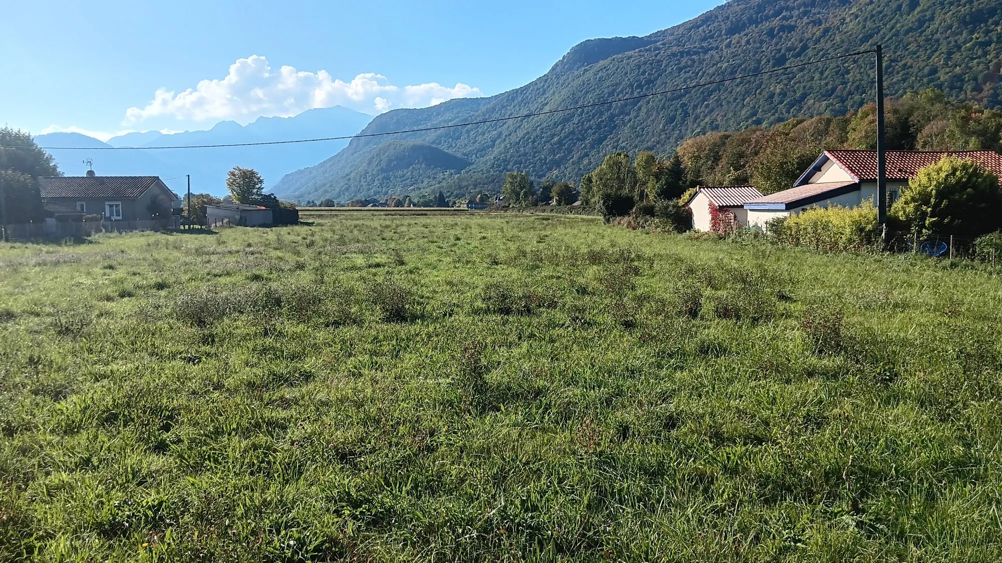 Terrain à vendre à Saléchan avec vue montagne et permis de construire 