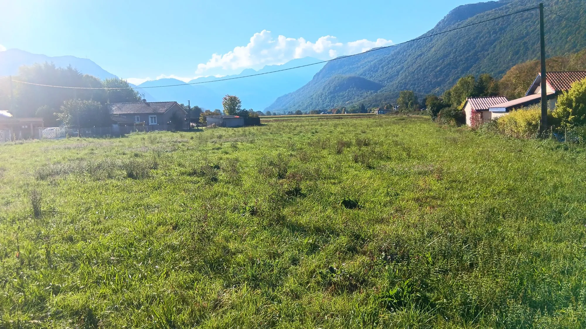 Terrain à vendre à Saléchan avec vue montagne et permis de construire