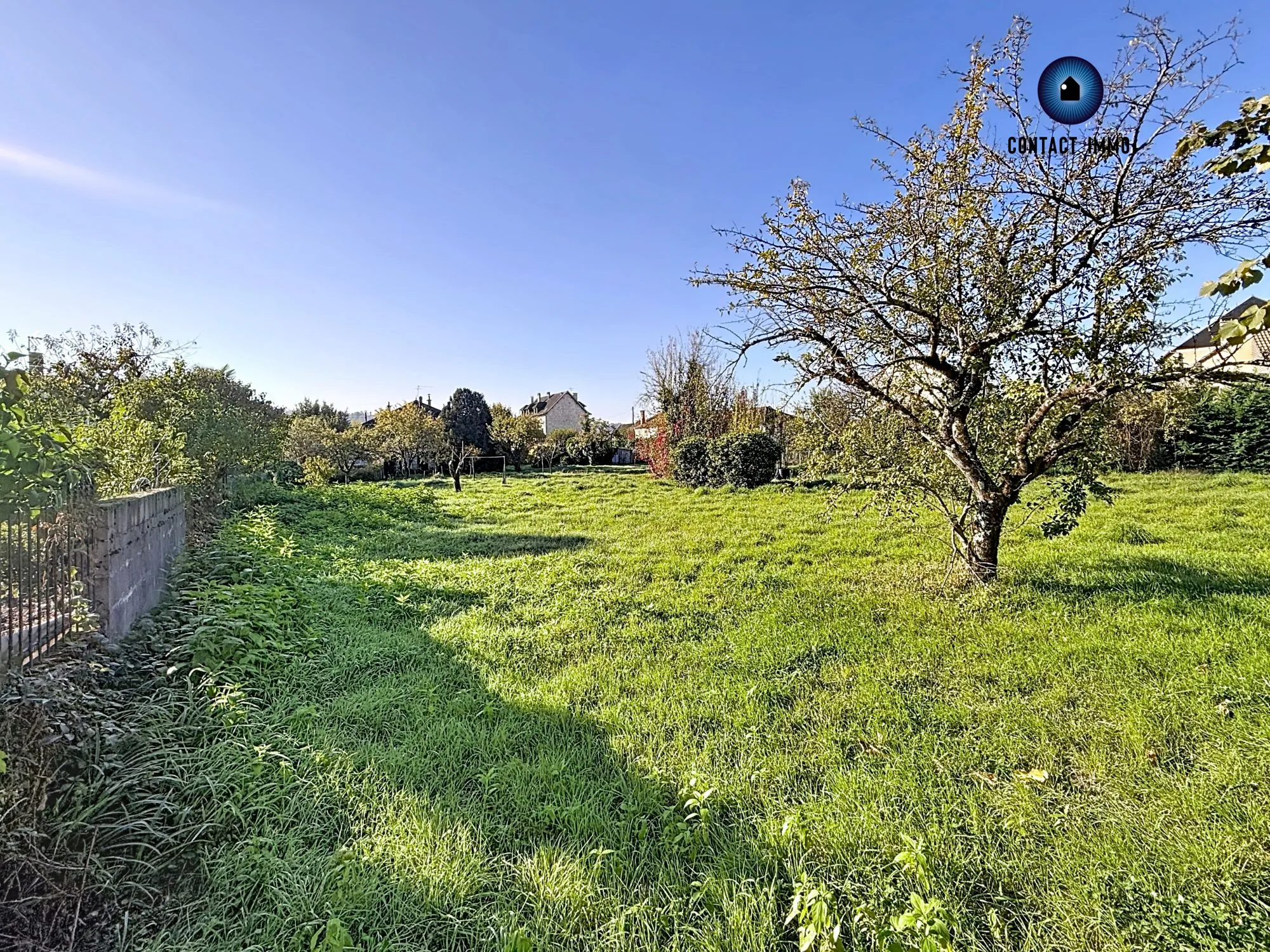 Terrain constructible plateau de 700 m² à Brive-la-Gaillarde 
