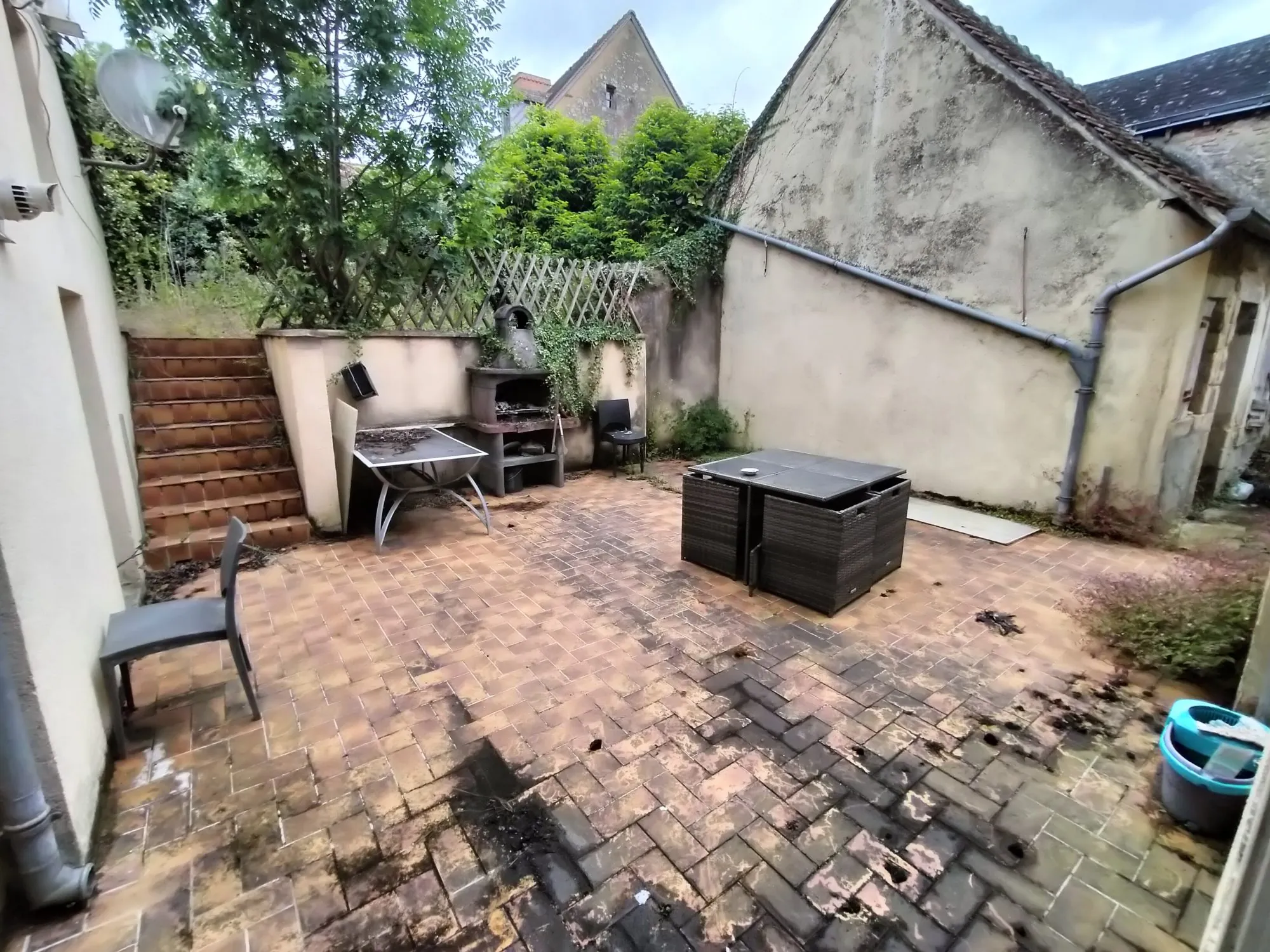 Maison à Fort Potentiel avec Jardin et Terrasse à Vallon-sur-Gée 