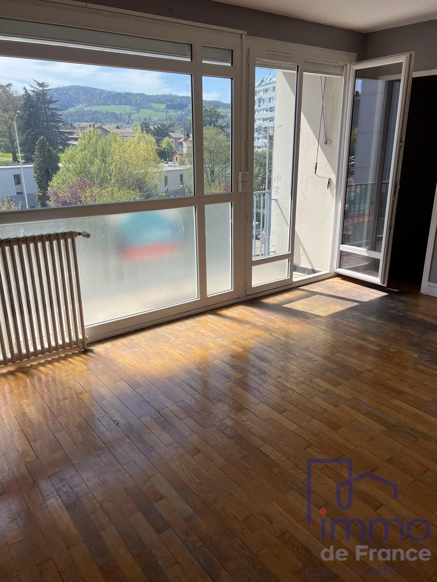Appartement F4 avec balcon et cave à Firminy, idéal investisseur ou premier achat