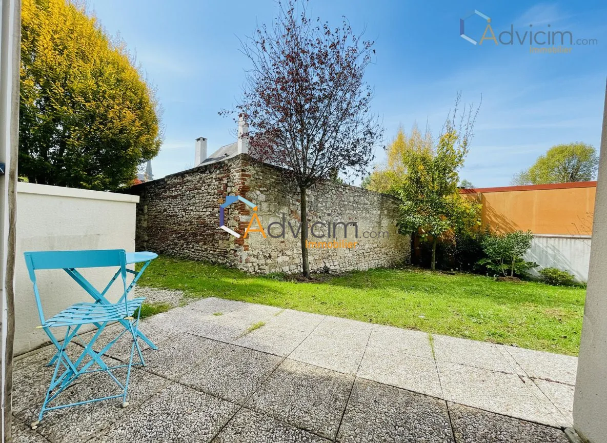 Studio de 20 m² à vendre à Orléans, idéal investissement locatif avec terrasse