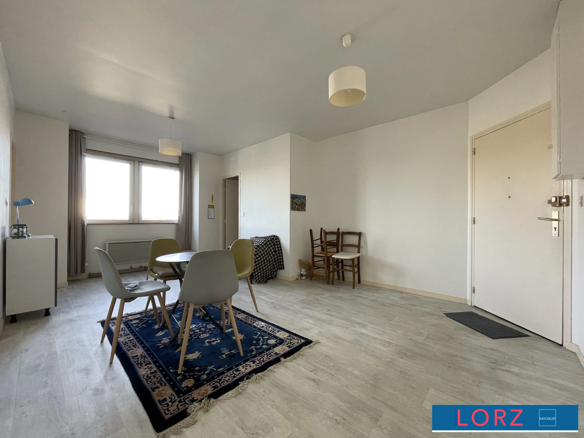Appartement T2 à Bourges avec parking sécurisé et cave, idéal proche centre-ville