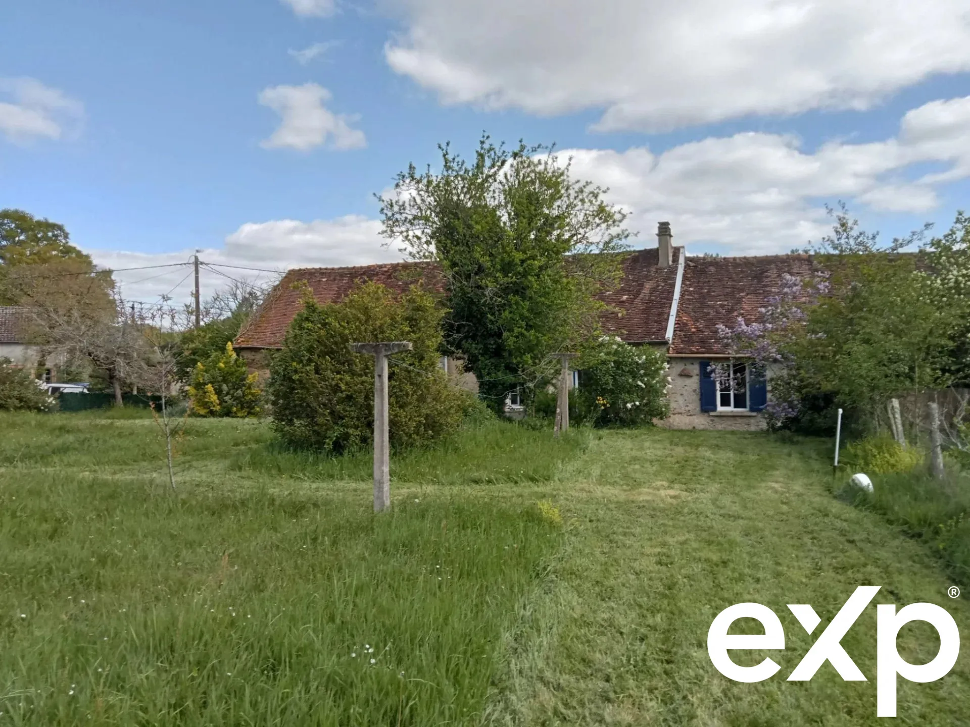 Maison avec terrain et grange à rénover à Cromac, campagne paisible 