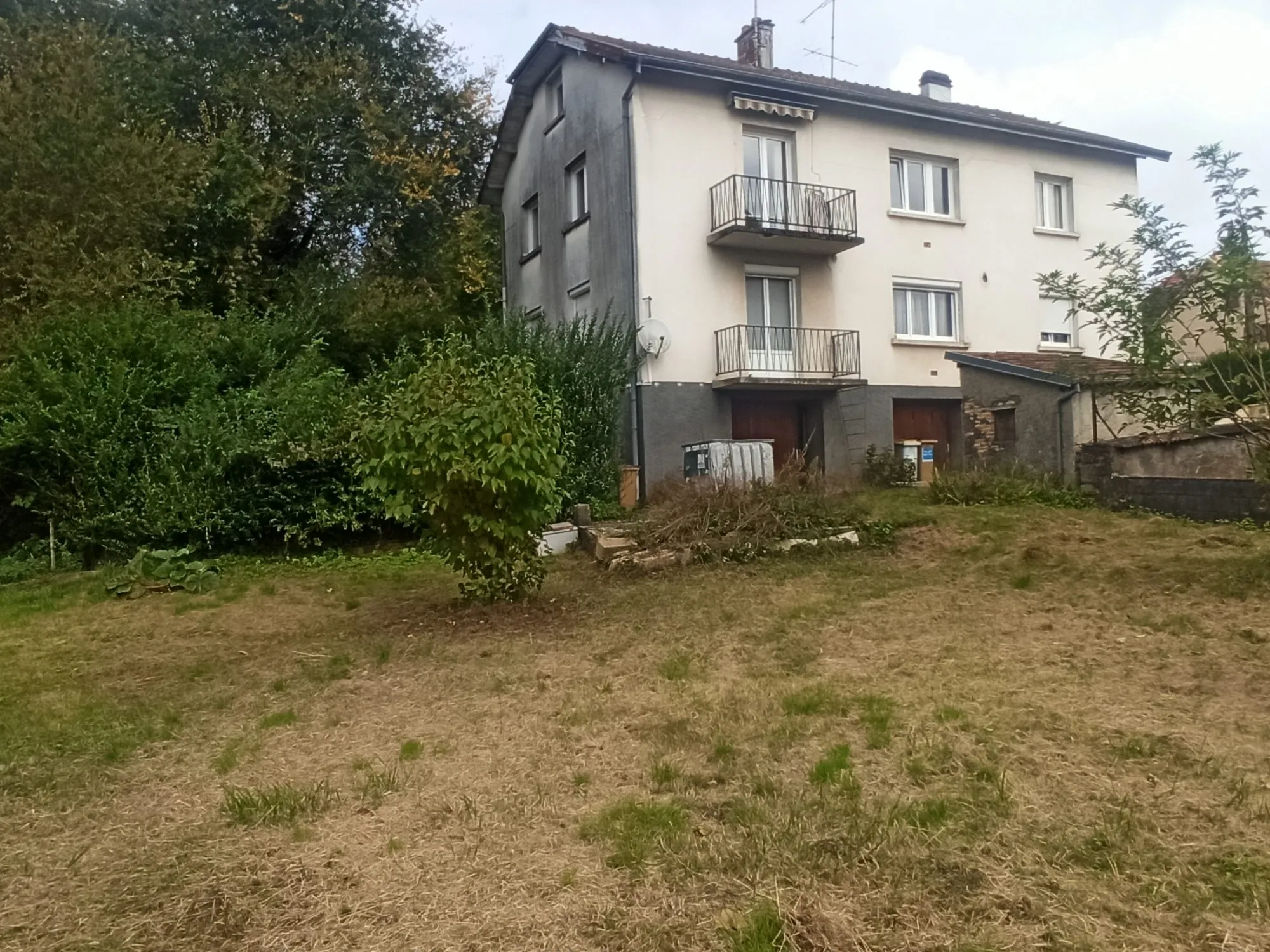 Appartement T4 à vendre à Andelnans avec jardin et grenier