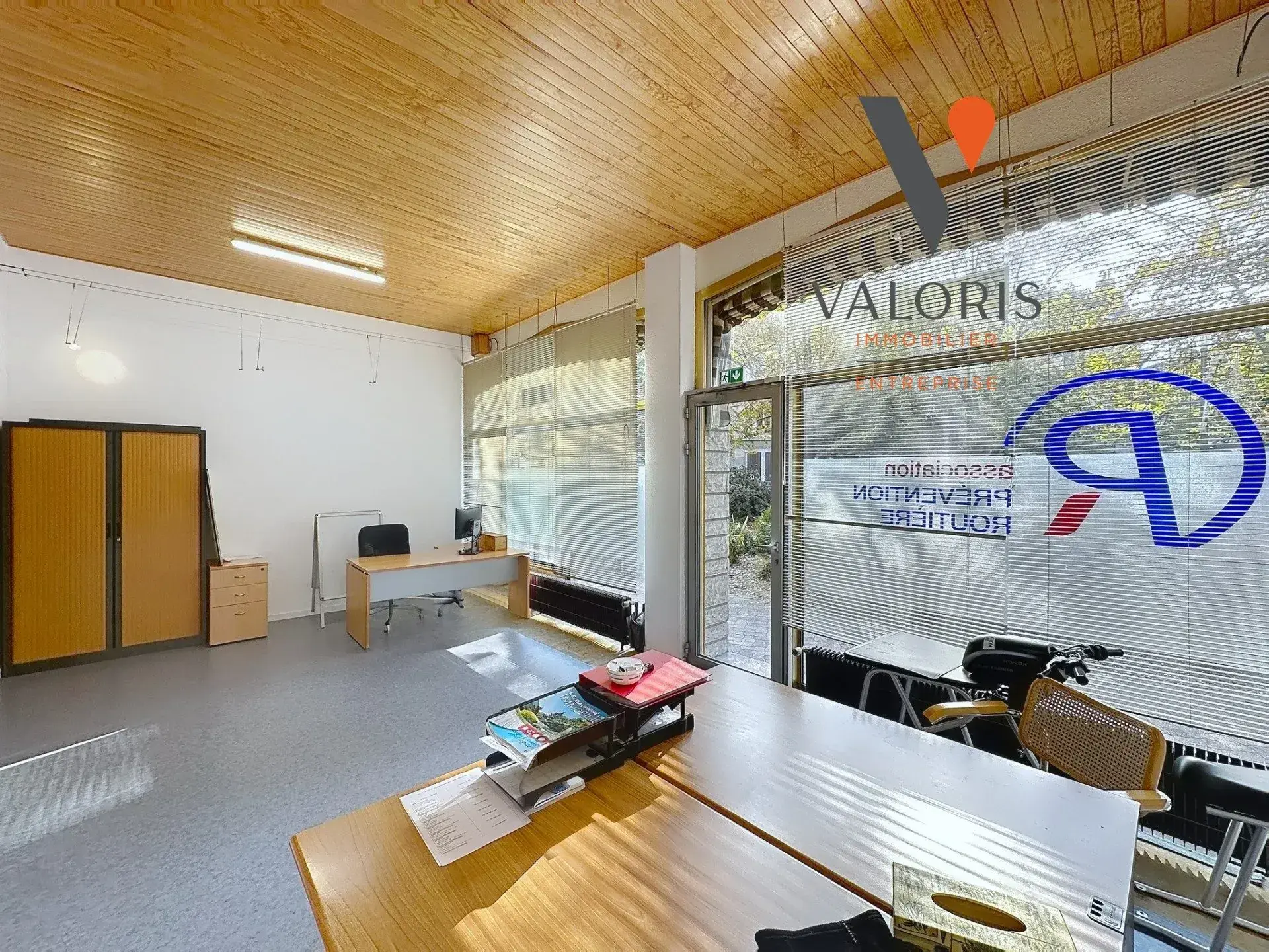 Local commercial à vendre à Grenoble - Emplacement idéal sur la Place Paul Vallier 
