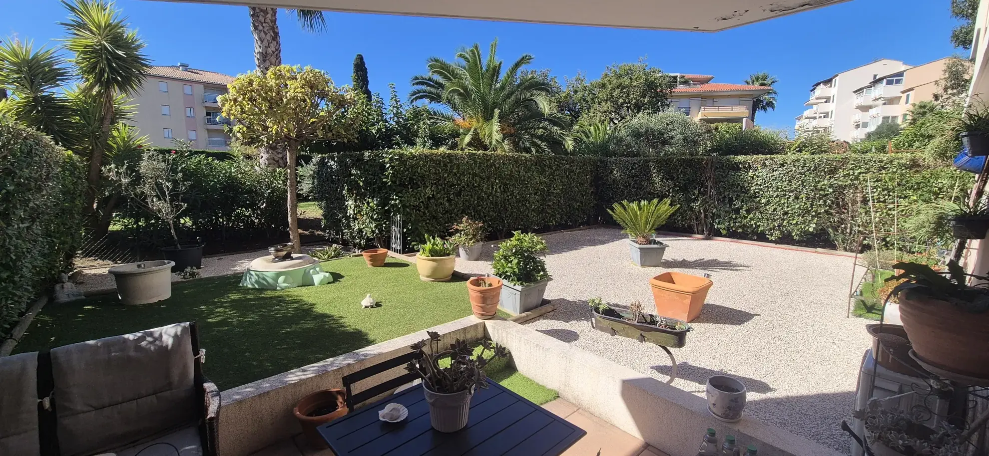 Appartement 2 pièces avec jardin de 150 m² à Fréjus - Investissement ou résidence