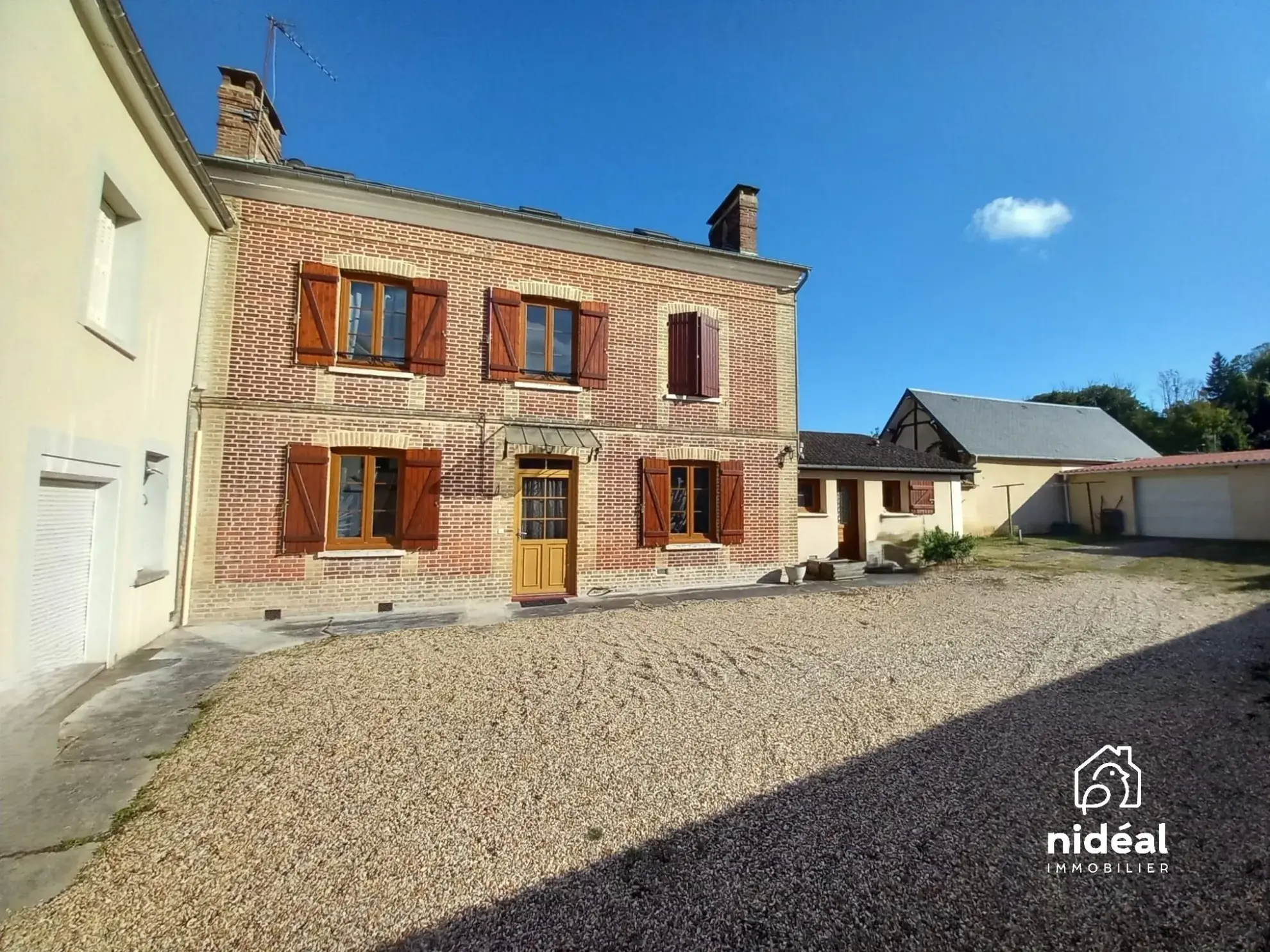 Maison de Maître 3 chambres à Gaillon, centre-ville, élégante et sans travaux