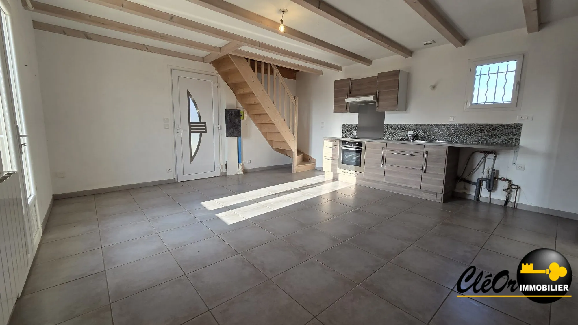 Maison à vendre à Pierre-de-Bresse – Plain-pied avec jardin et potentiel 