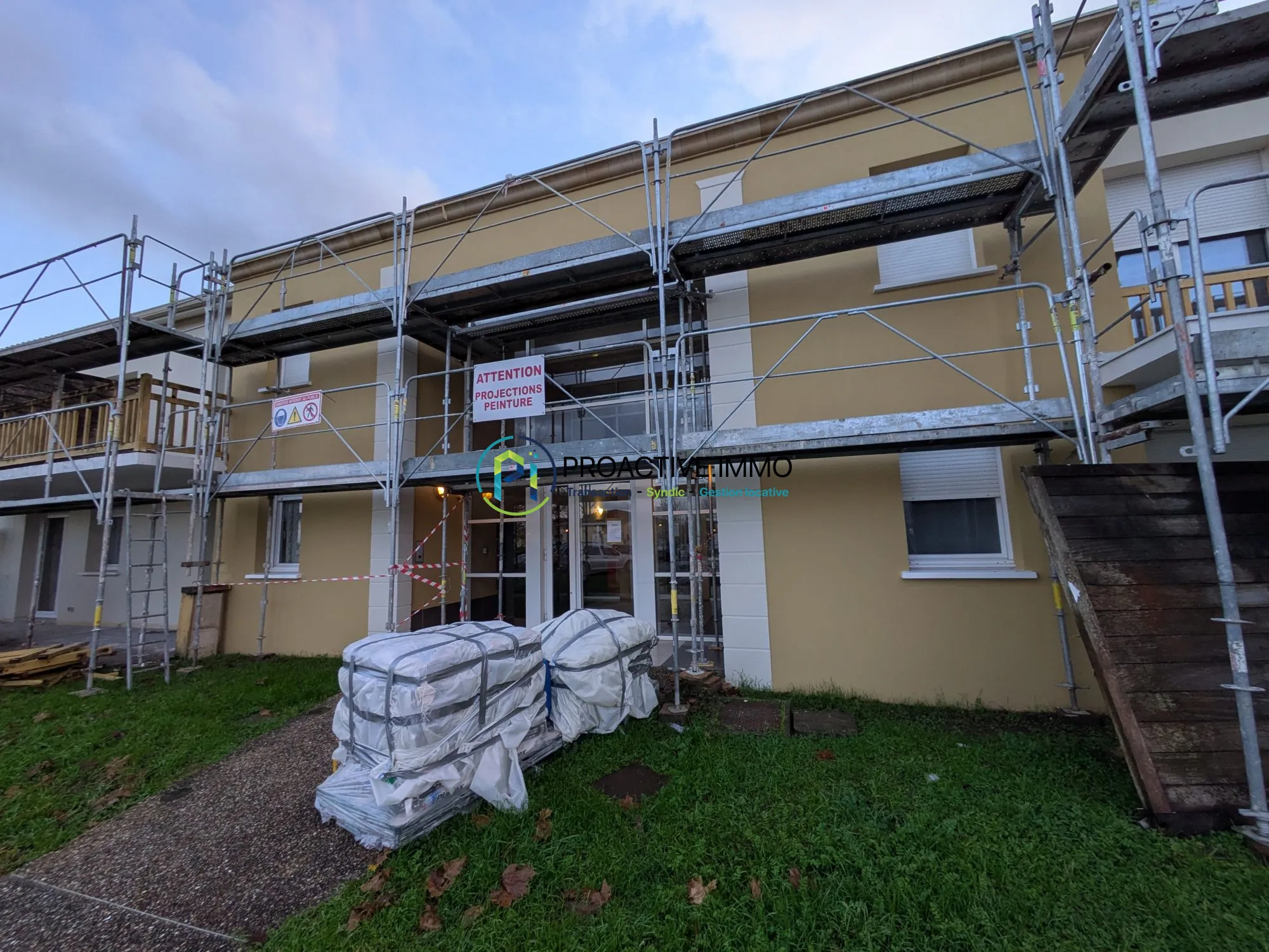 T2 avec balcon, parking privé et piscine à Cavignac - Investissement idéal