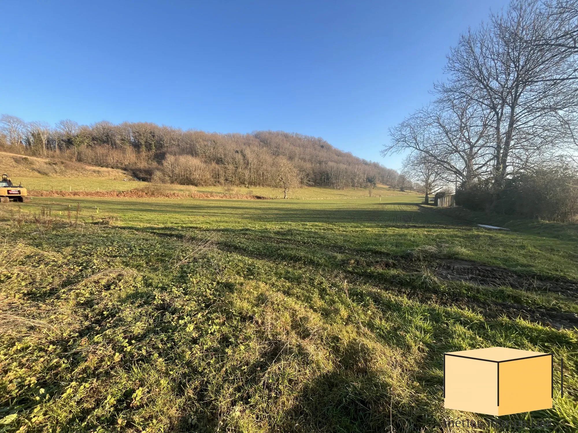Belle parcelle de 1200 m² à vendre à Belley, terrain viabilisé dans un cadre calme 