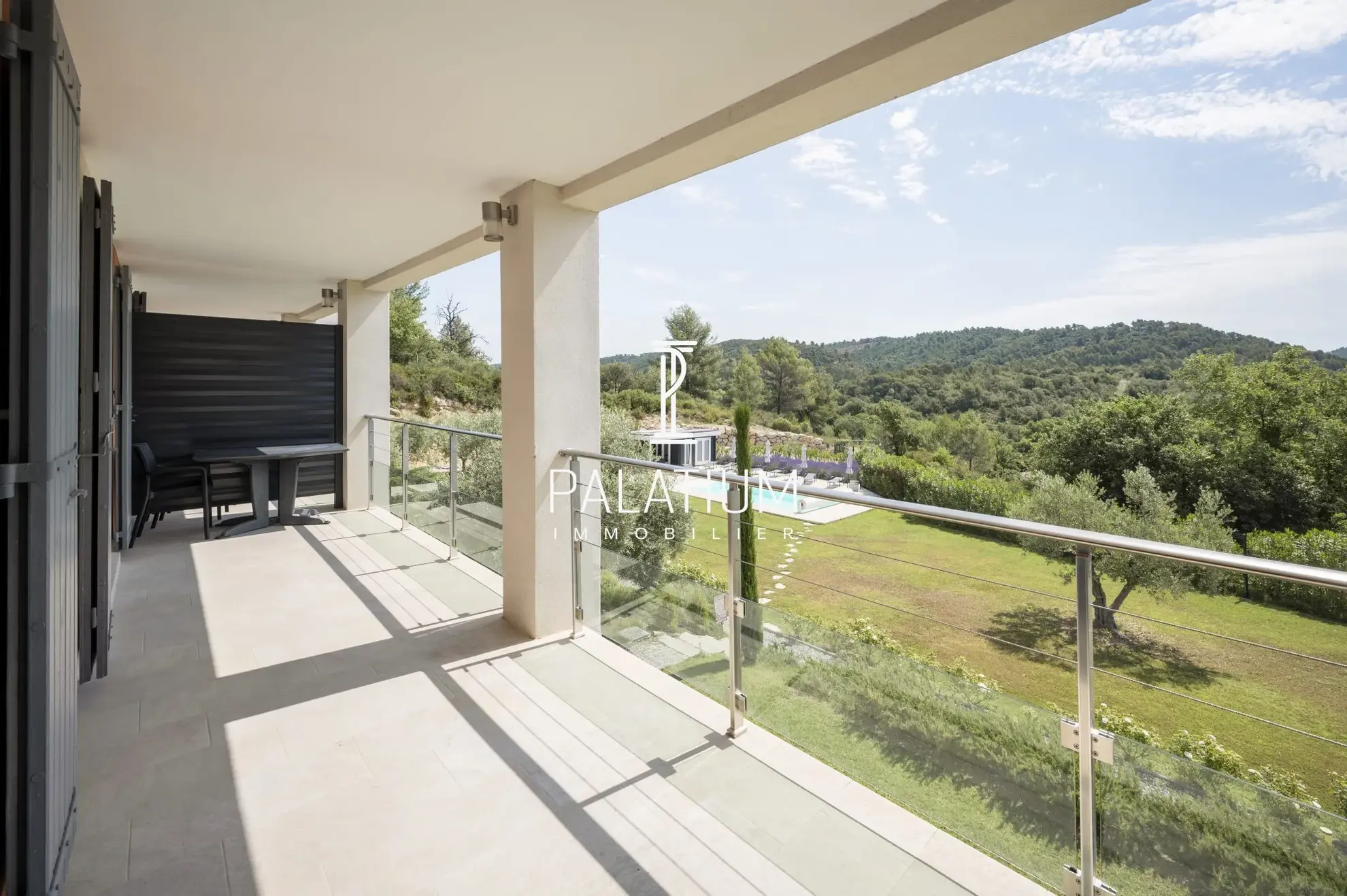 Appartement T2 avec Terrasse, Piscine et Parking à Gréoux-les-Bains 