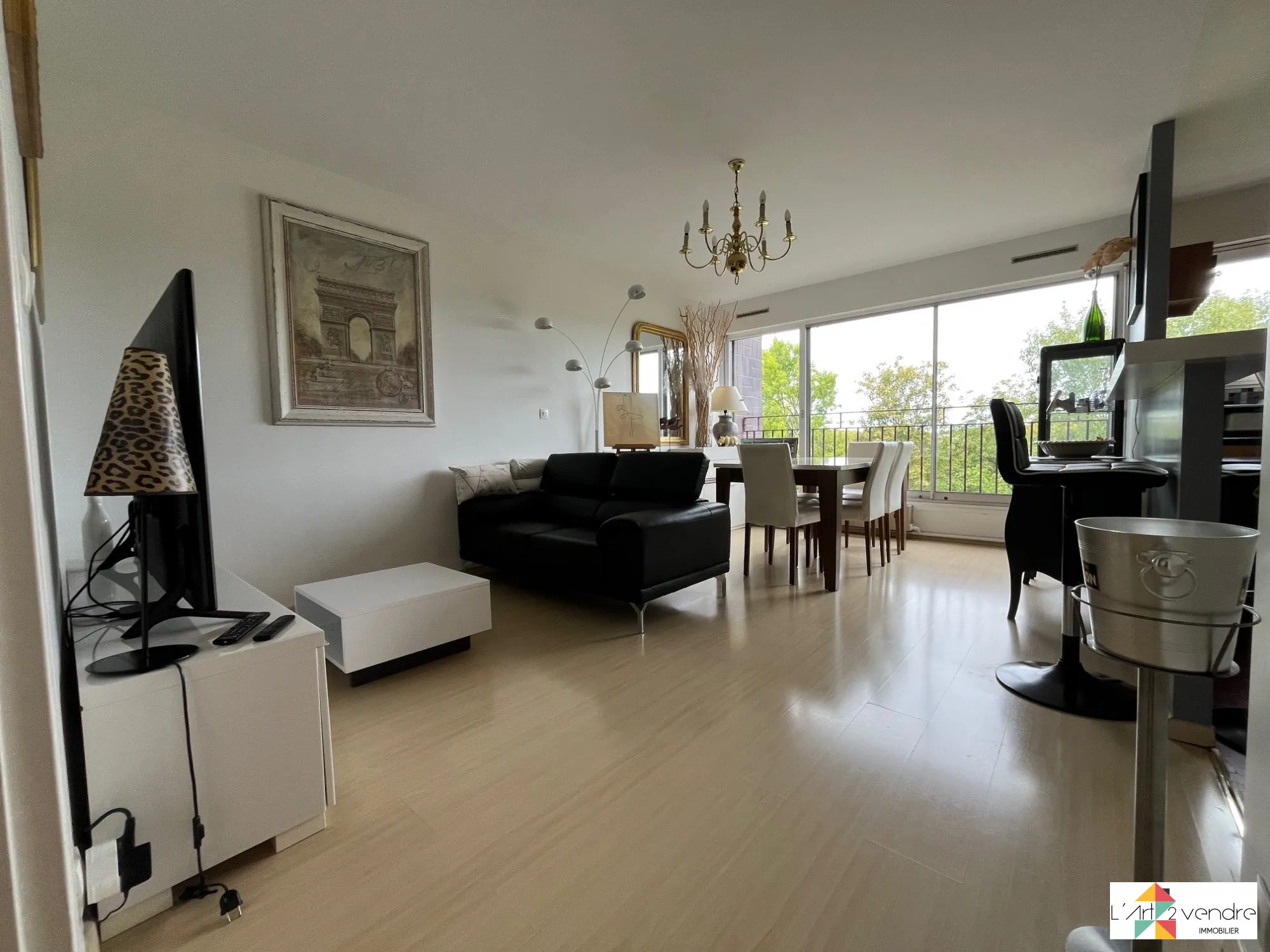 Appartement 4 pièces avec balcon à Brunoy, vue dégagée et parking