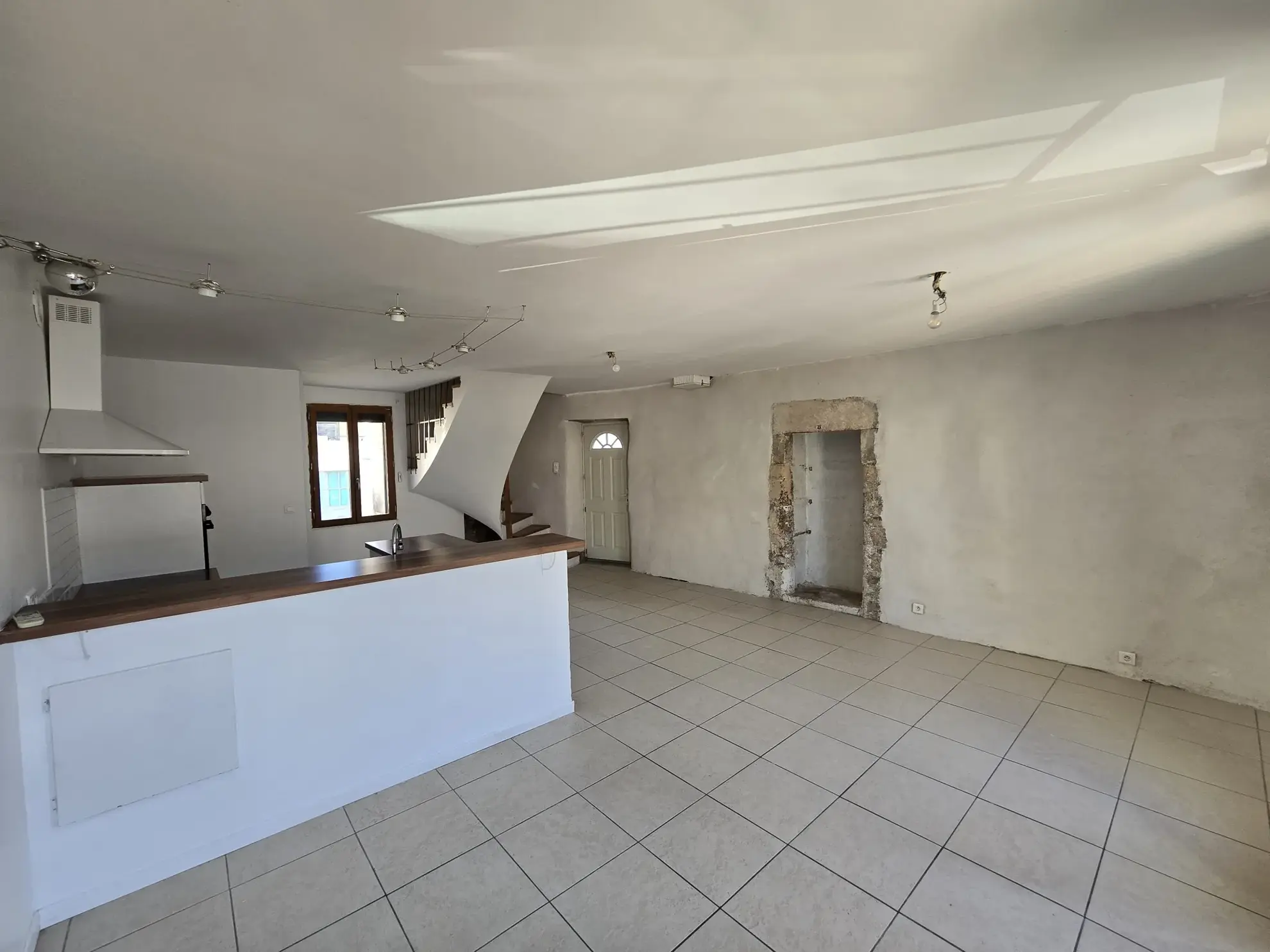 Maison de village à Prades Le Lez - 3 pièces avec grand garage et balcon