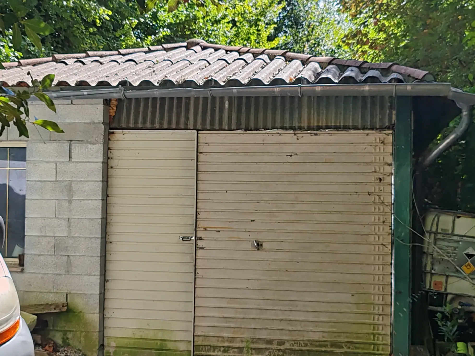 Garage à vendre de 70 m² à Auriac-sur-Vendinelle, potentiel d'habitation ou atelier 