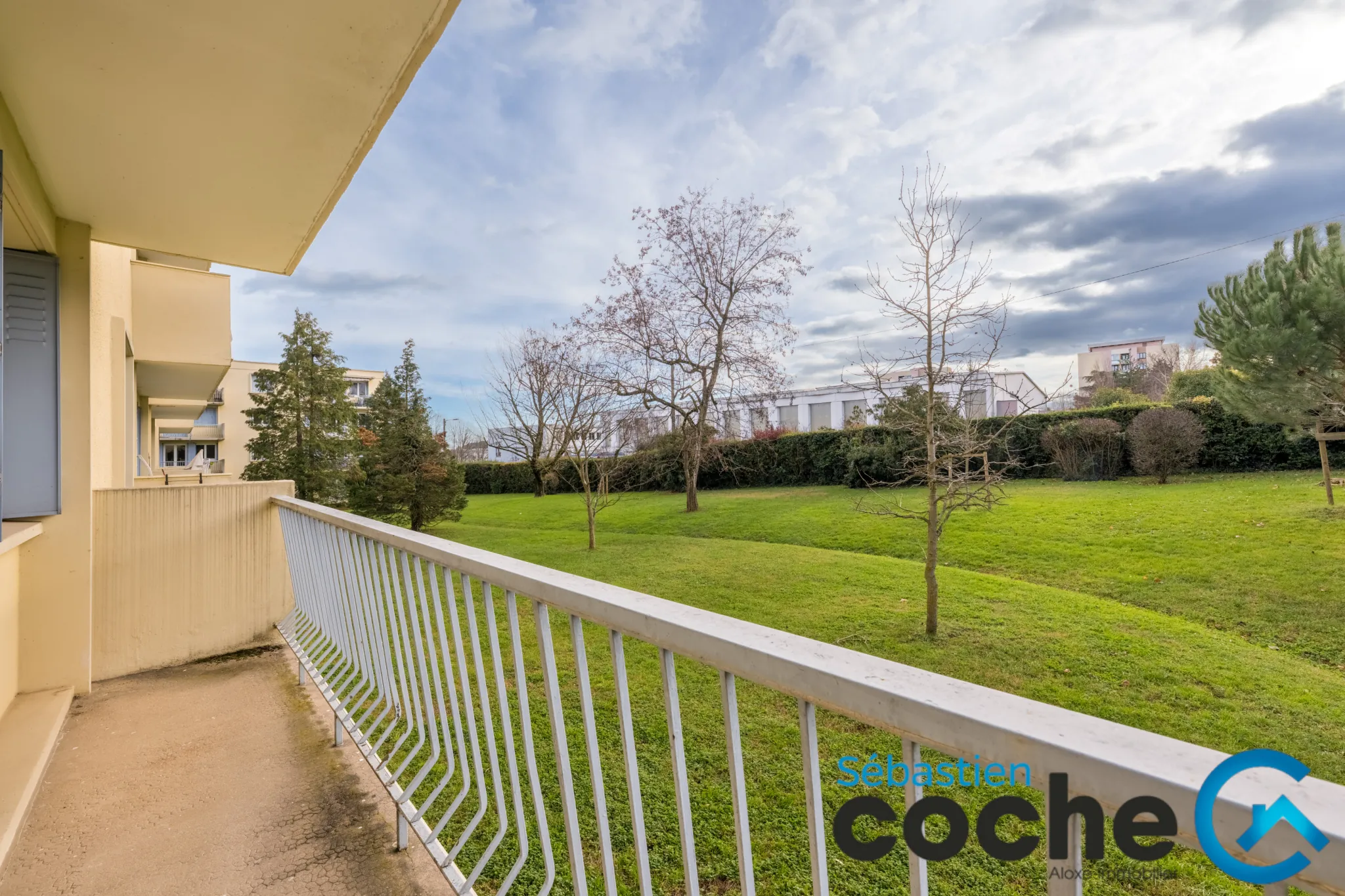 Appartement T3 à Saint-Genis-Laval avec balcon, cave et stationnement