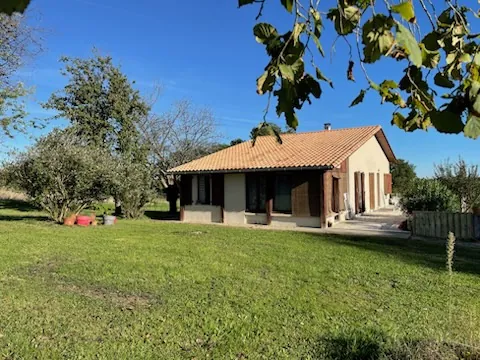 Maison avec vue dégagée sur la campagne à Ossages - Propriété de 14398 m²