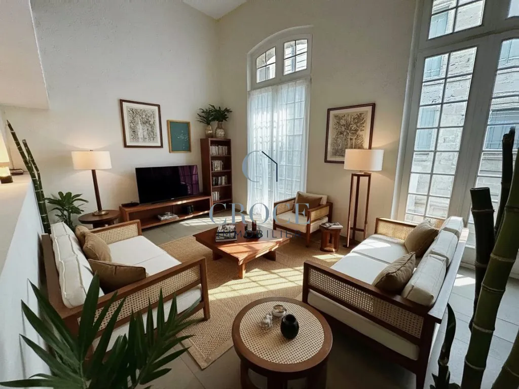 Vente duplex lumineux de 51 m² au cœur d'Uzes, rénové en 2016