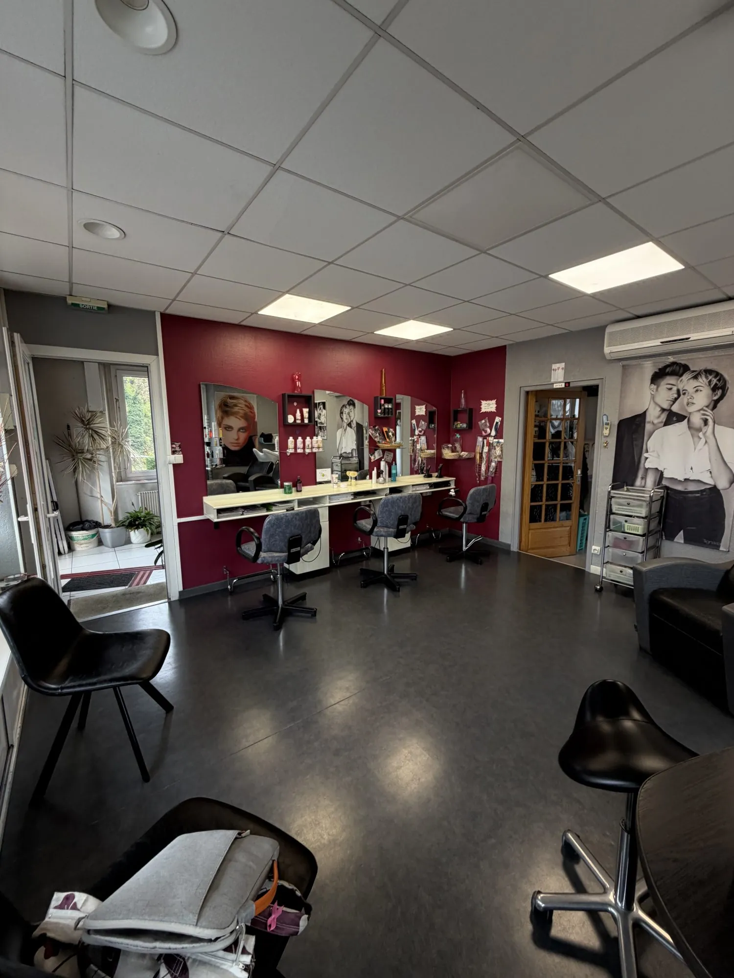 Fonds de commerce à vendre - Salon de coiffure à Nommay depuis 23 ans 