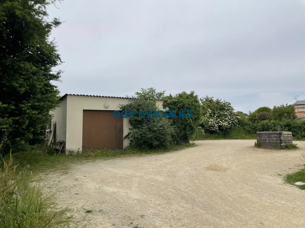 Terrain constructible à vendre à Saint Jory, 450 m² dans un quartier résidentiel calme 