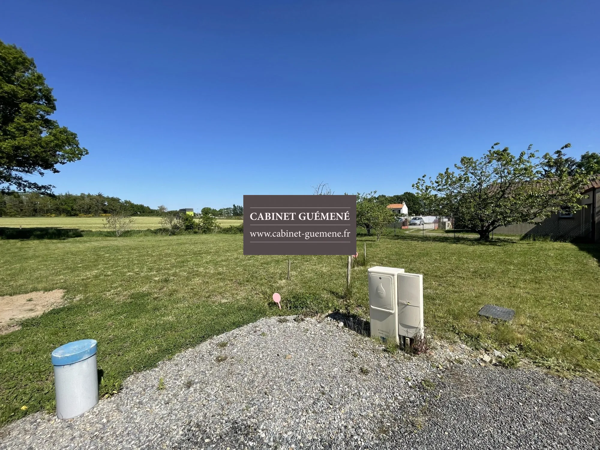 Terrain à bâtir de 589m² à La Planche, centre bourg calme et viabilisé