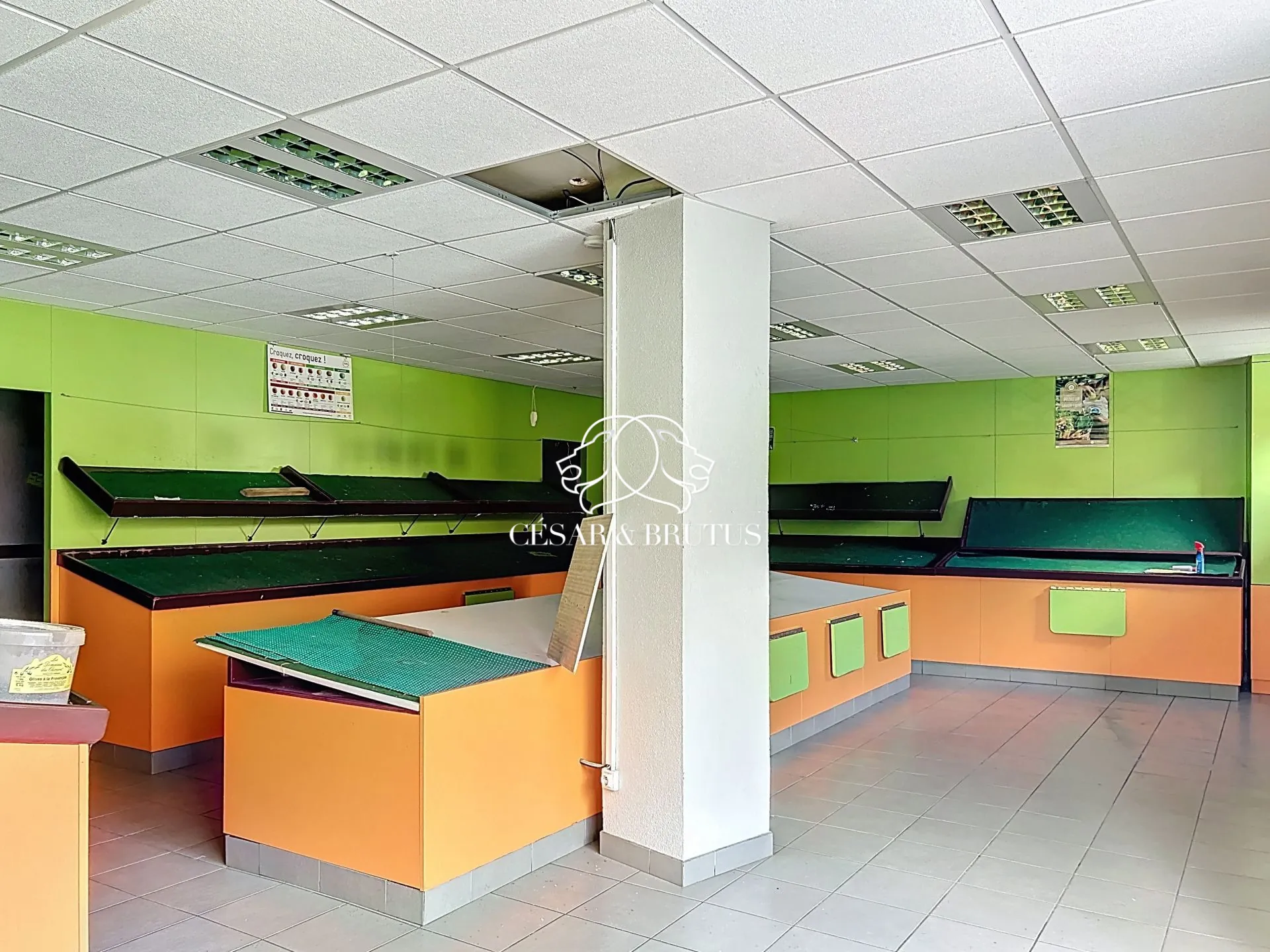 Local commercial de 150 m² à vendre au centre d'Amplepuis