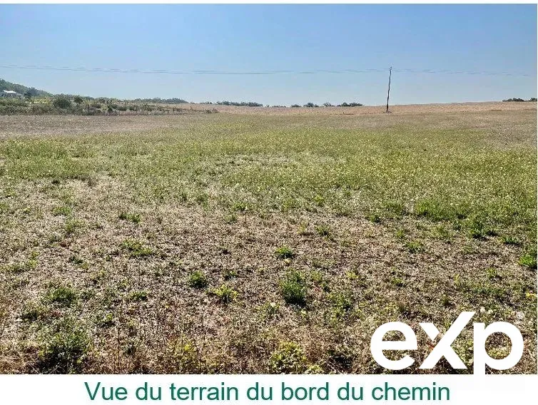 Terrain constructible et plat à Montcuq-en-Quercy-Blanc de 3900 m² 
