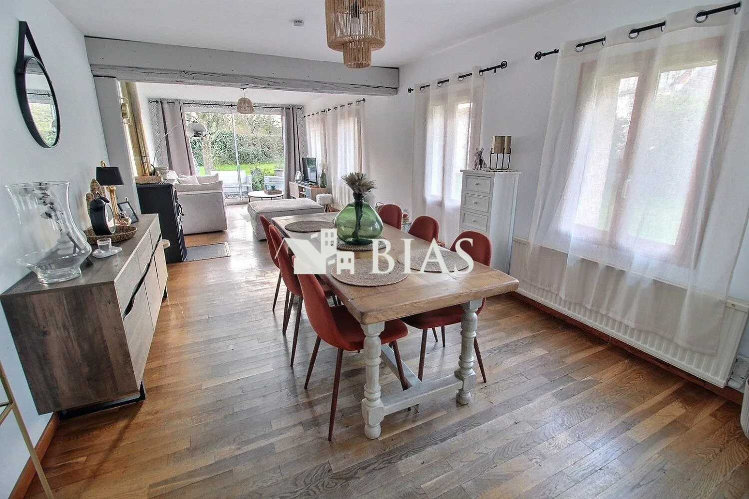 Jolie maison ancienne à 3 minutes de Routot avec terrasse et 2 chambres 