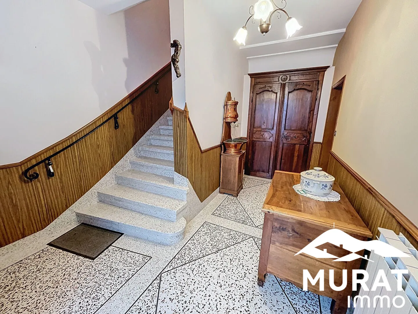 Maison de 108 m² avec dépendances, garage et terrain à Saint Amant-Tallende