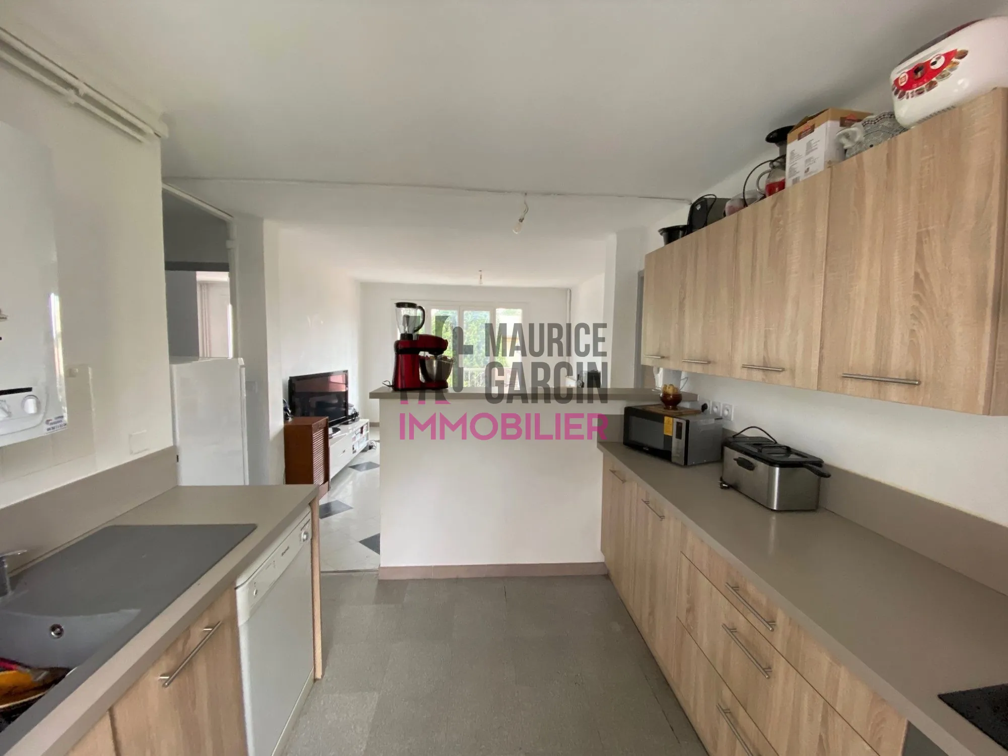 Appartement de 67 m² à Orange avec 3 chambres, balcons et cave – Idéal investissement