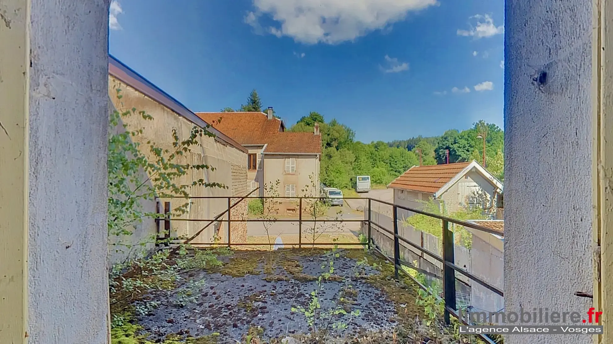 Maison à rénover à Provenchères-et-Colroy – Idéal investisseur, 285 m² avec terrasse 