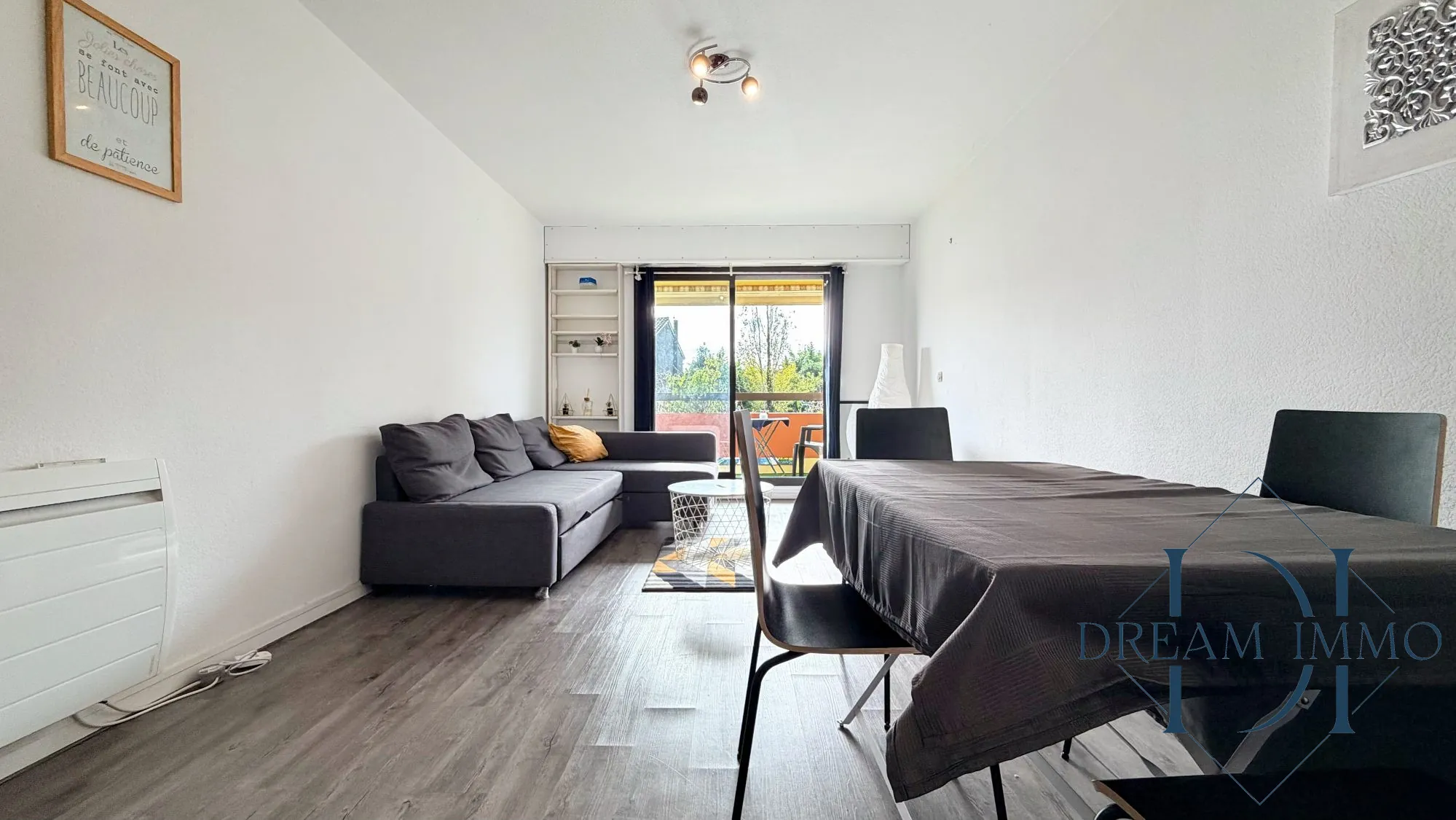 Appartement T2 de 54 m² avec balcon et garage au centre-ville de Dax 