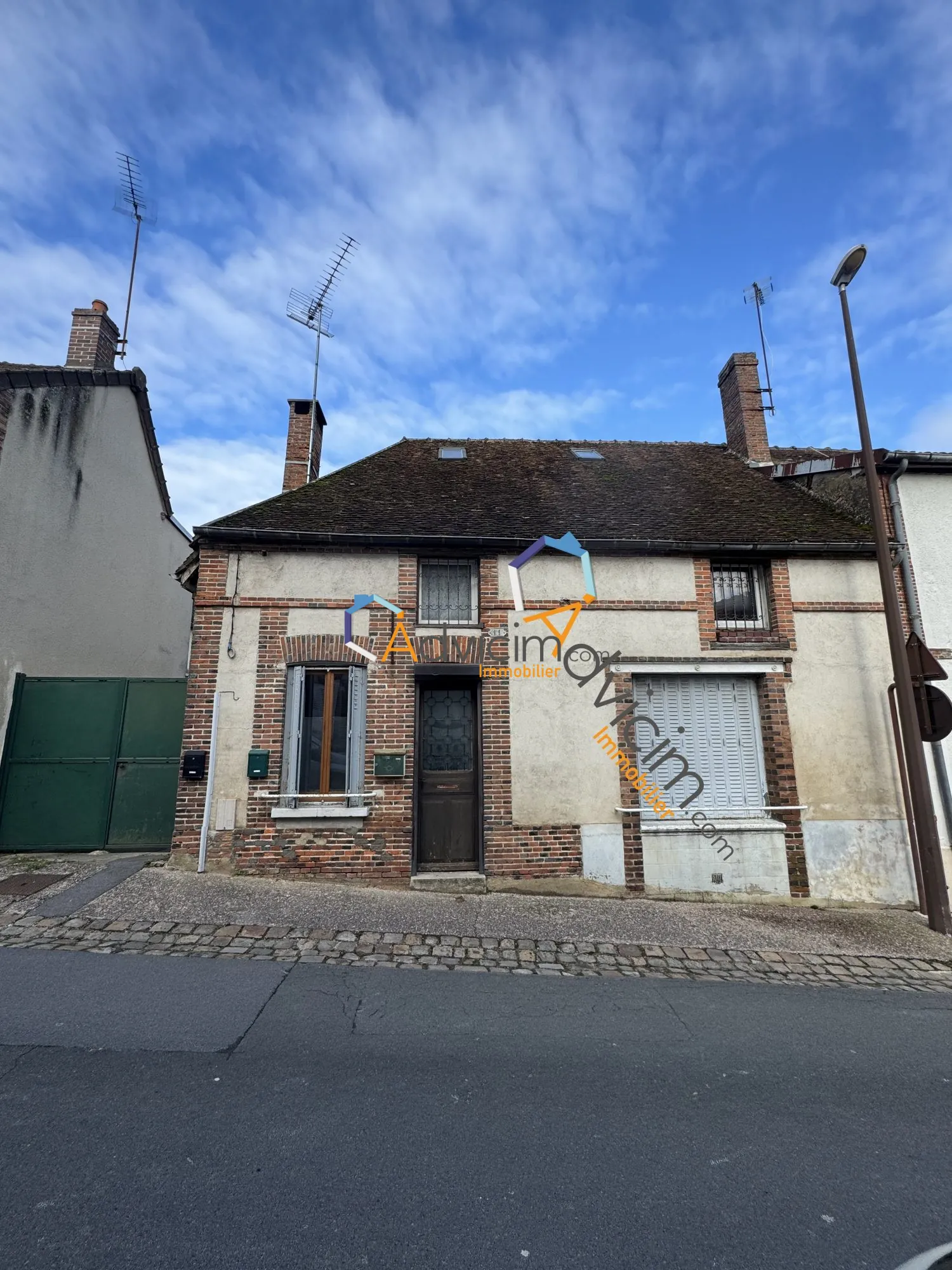 Maison de ville à vendre au cœur de Sézanne, 4 chambres, garage, 85 m²