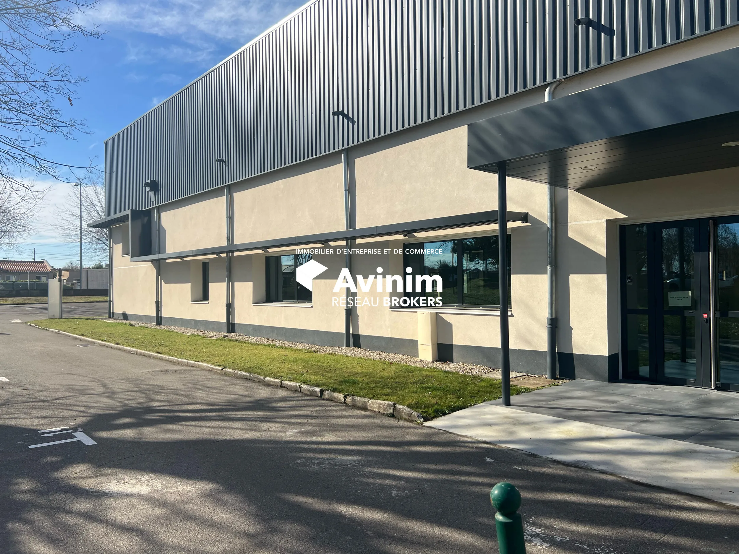 Location de bureaux de 509 m² à Vénissieux dans un environnement sécurisé