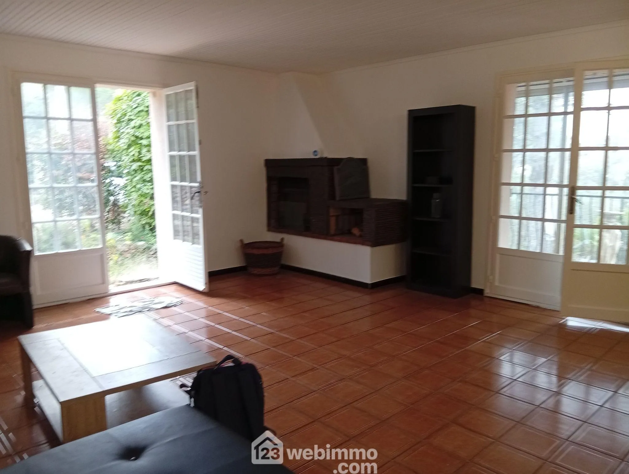 Maison de plain-pied à vendre au Luc avec jardin et garage, construction année 80