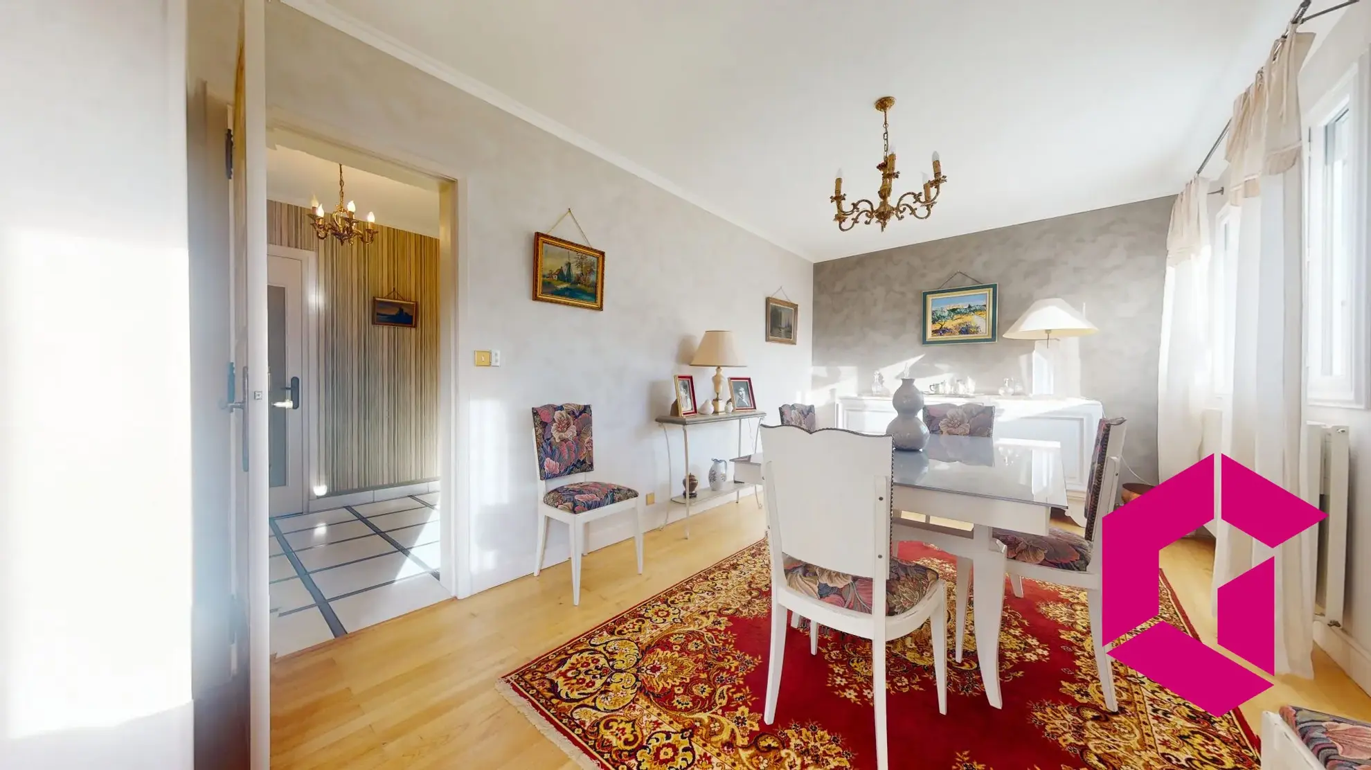 Appartement T4 avec balcon, garage et caves à Issoire 