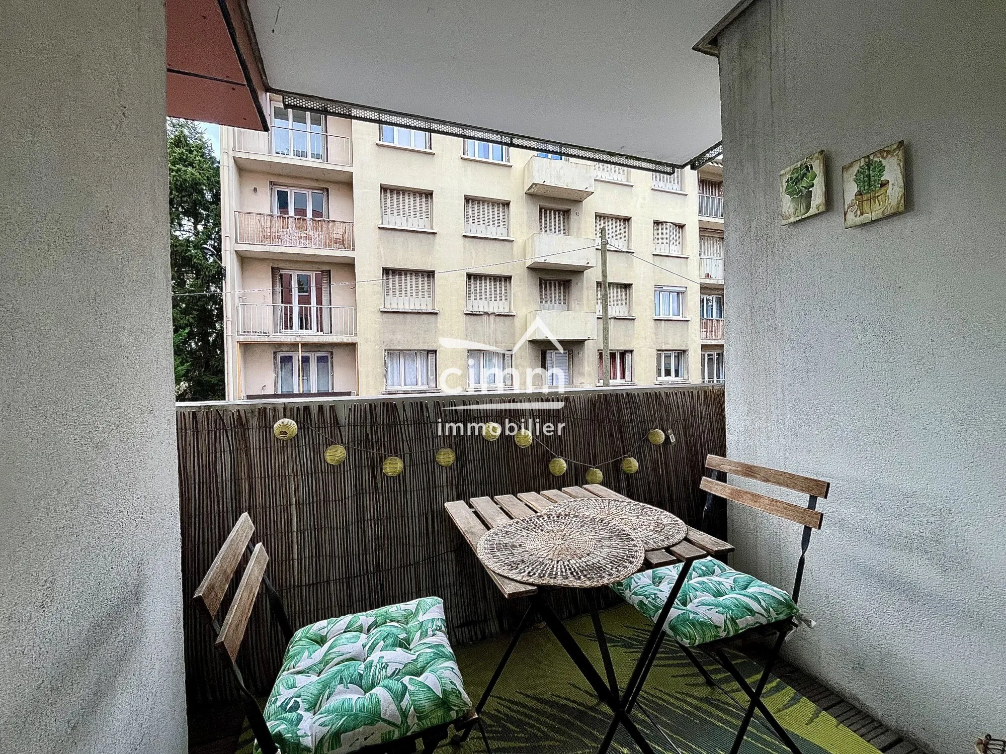 Charmant T2 à vendre à Grenoble avec balcon, garage en option et emplacement idéal