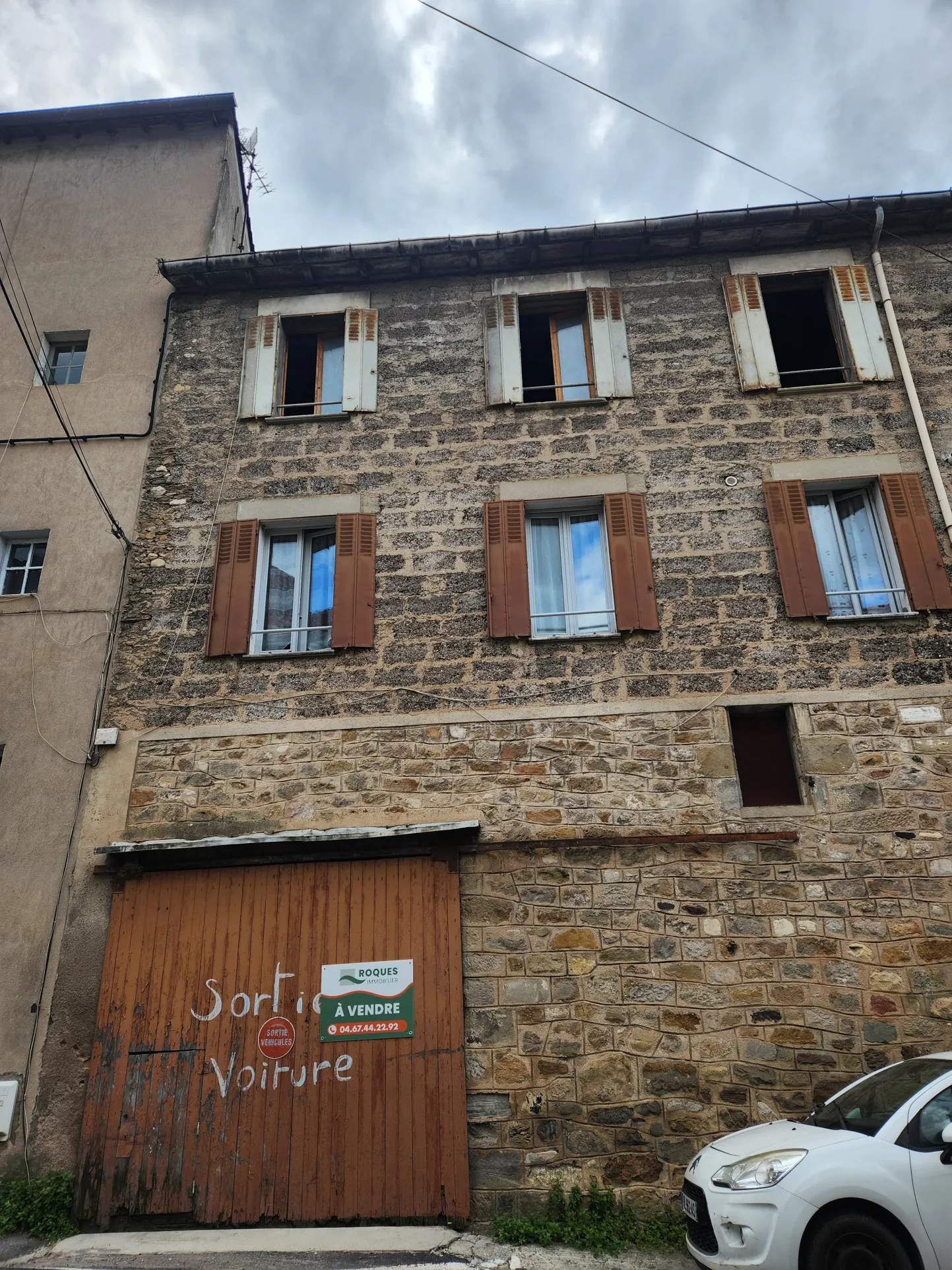 Maison à rénover avec garage au cœur de Lodève - Opportunité à saisir 